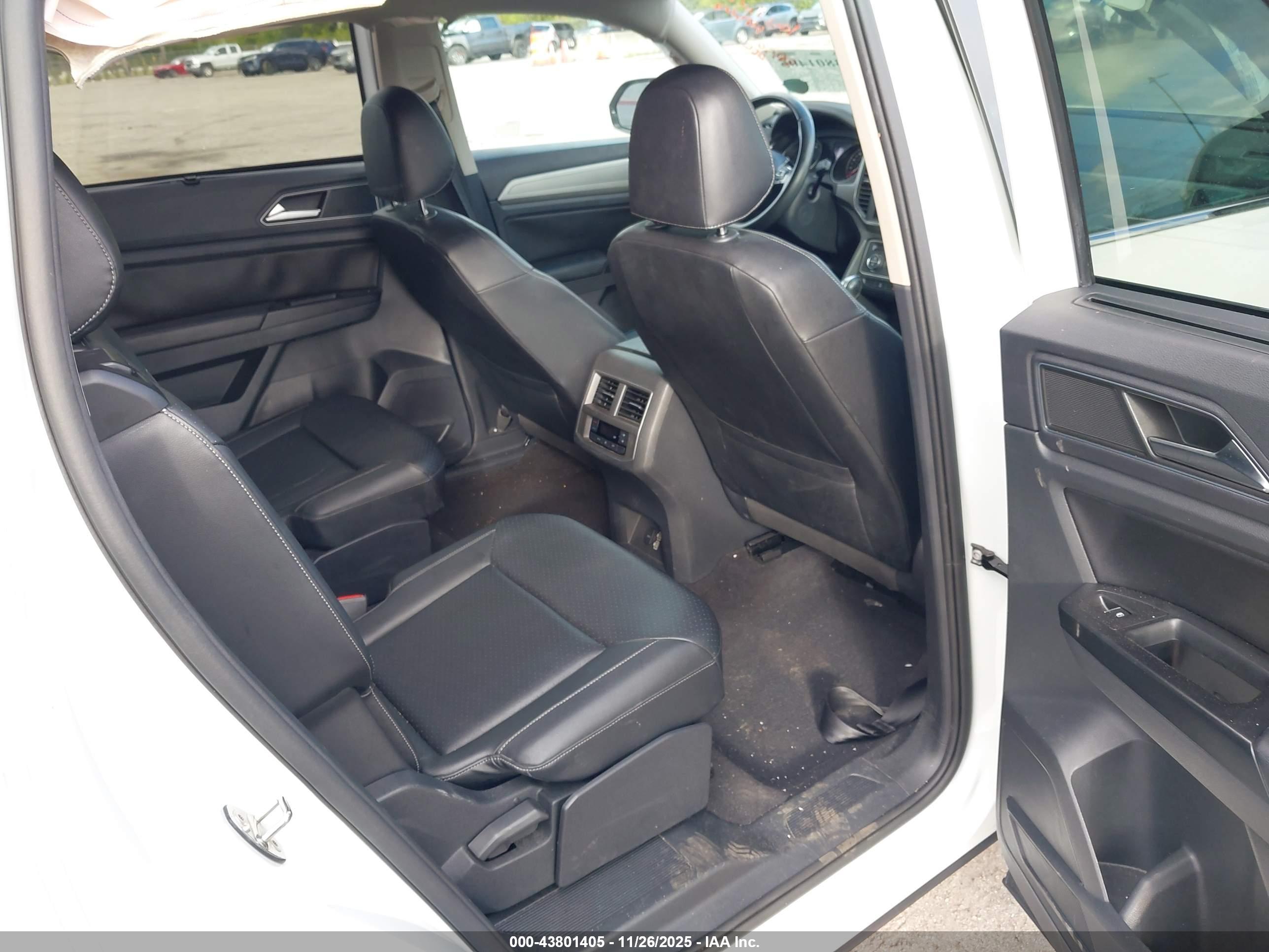 VOLKSWAGEN ATLAS image 8