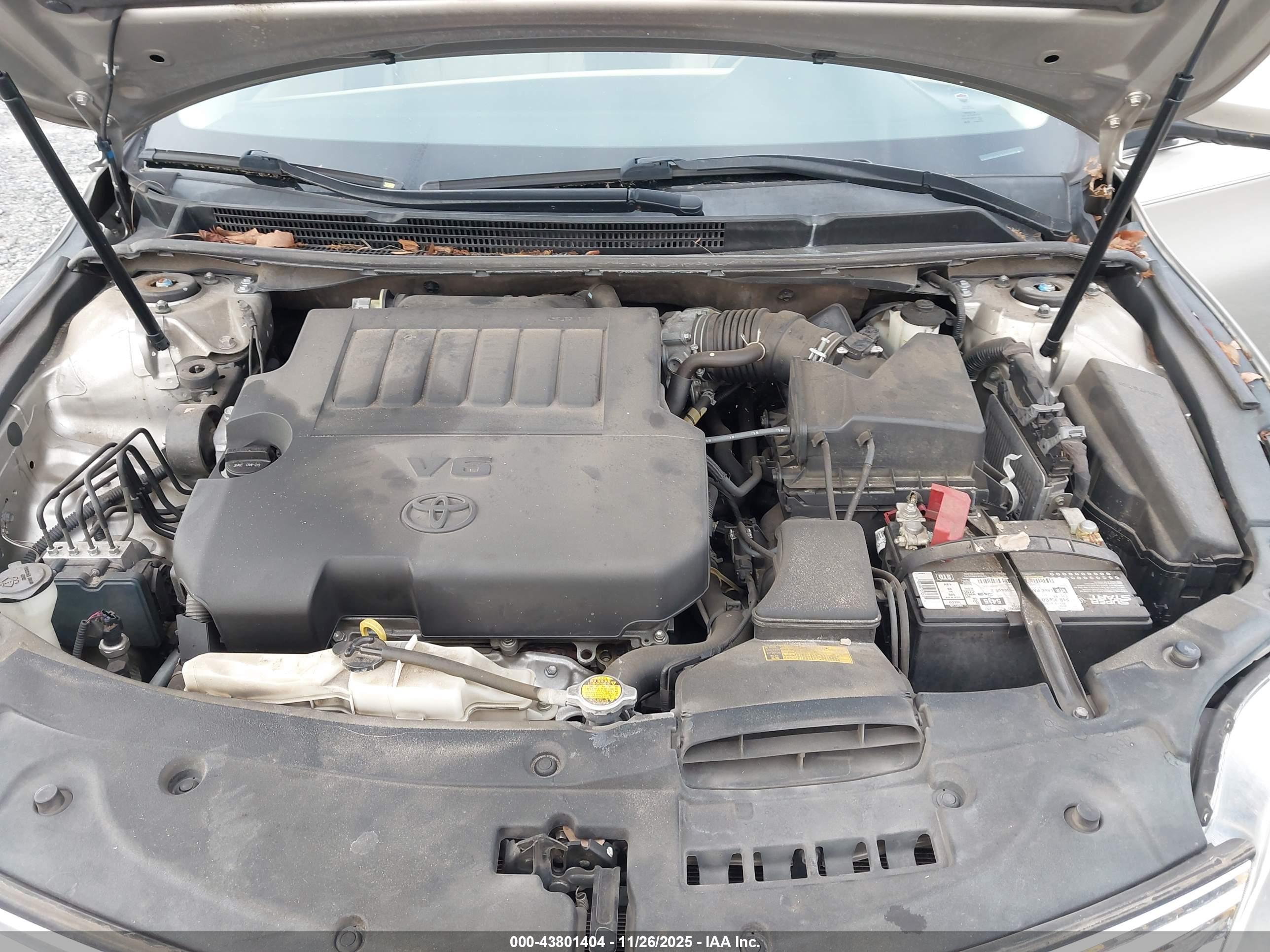 TOYOTA AVALON image 10