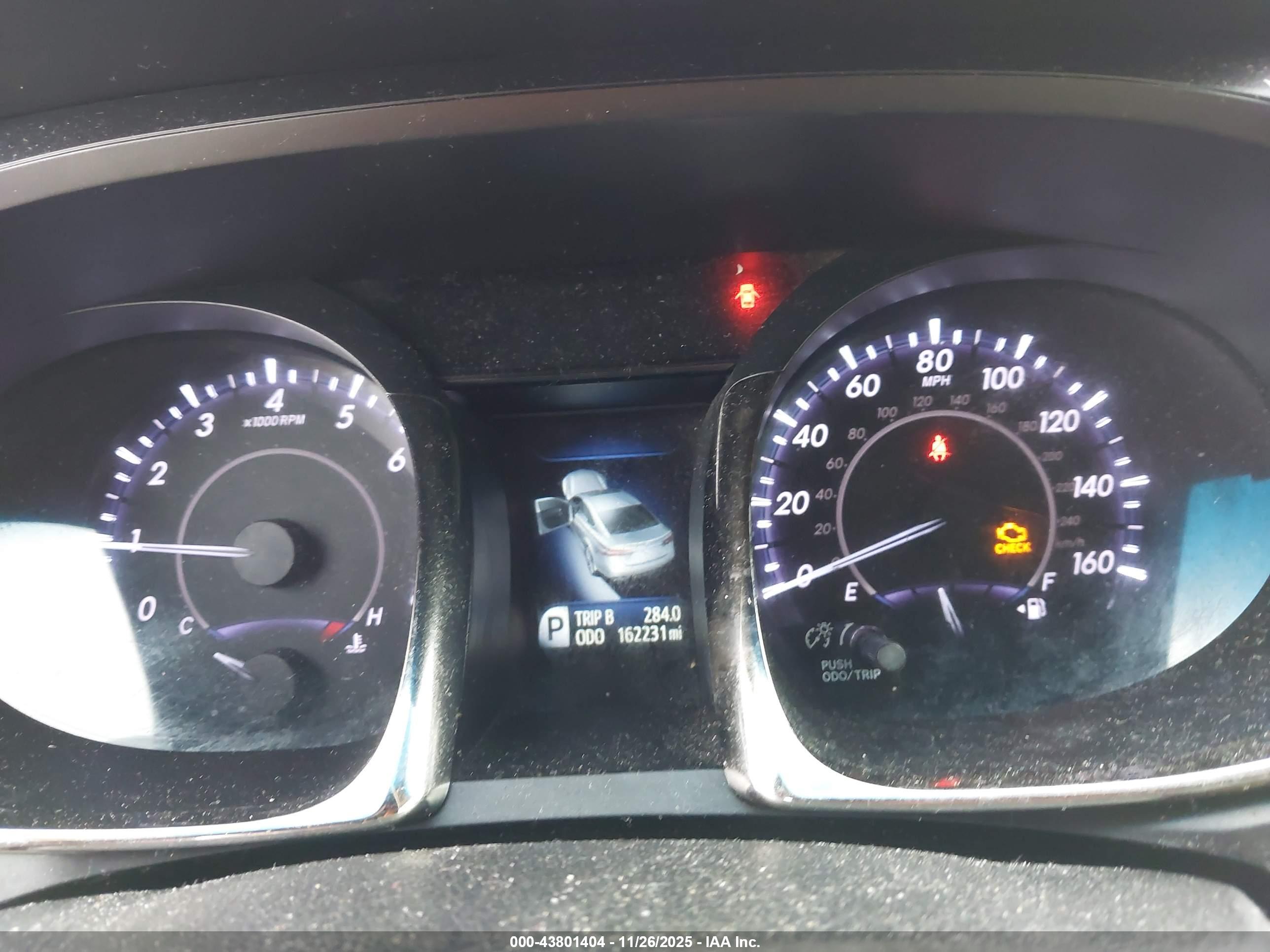TOYOTA AVALON image 7