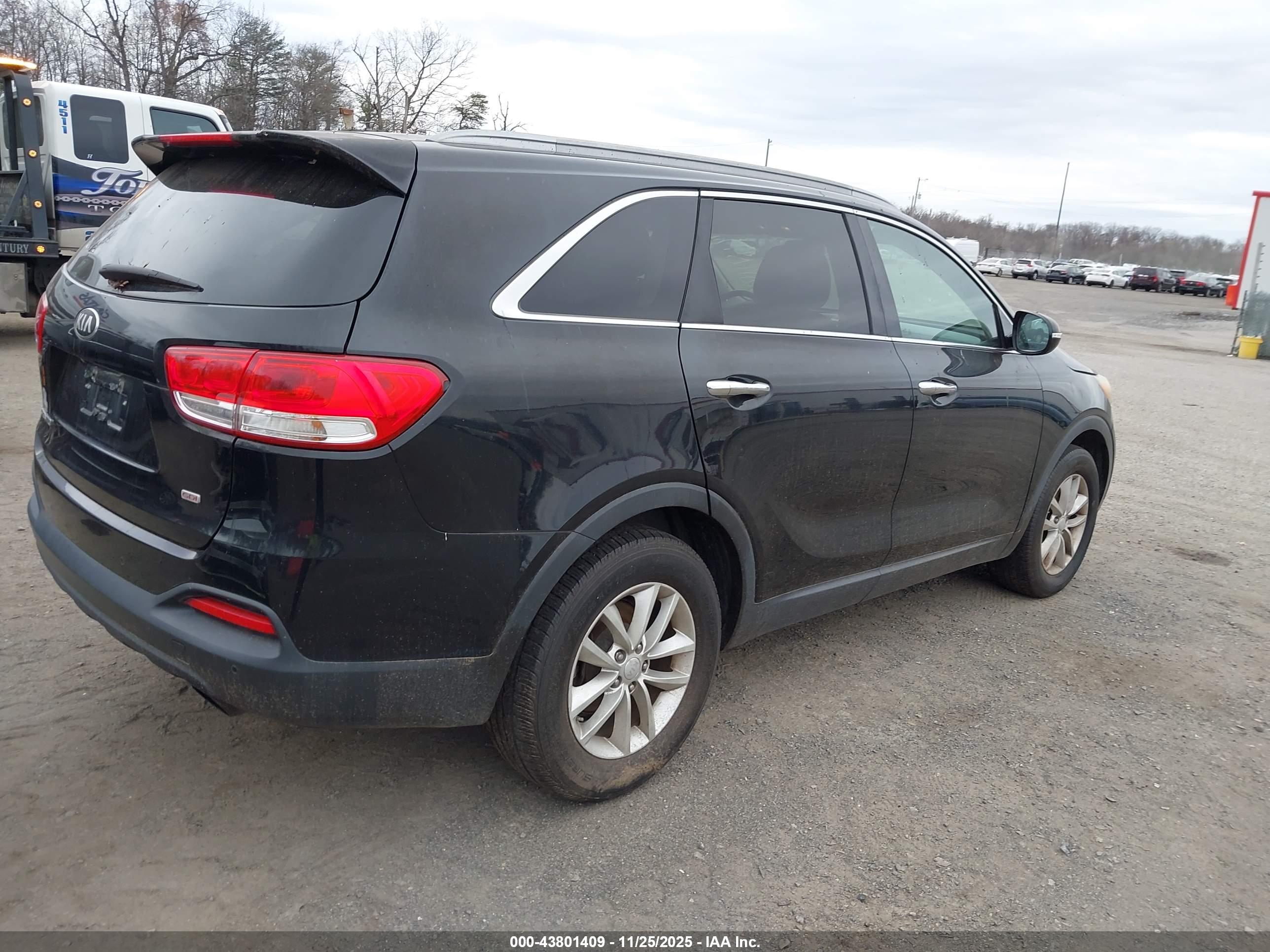 KIA SORENTO image 4