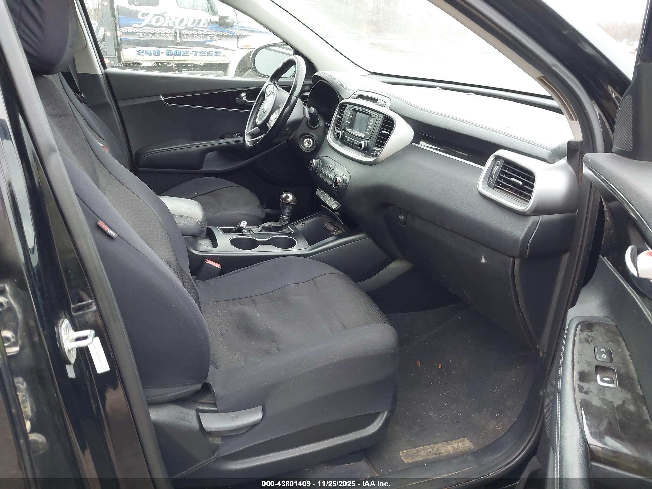 KIA SORENTO image 5