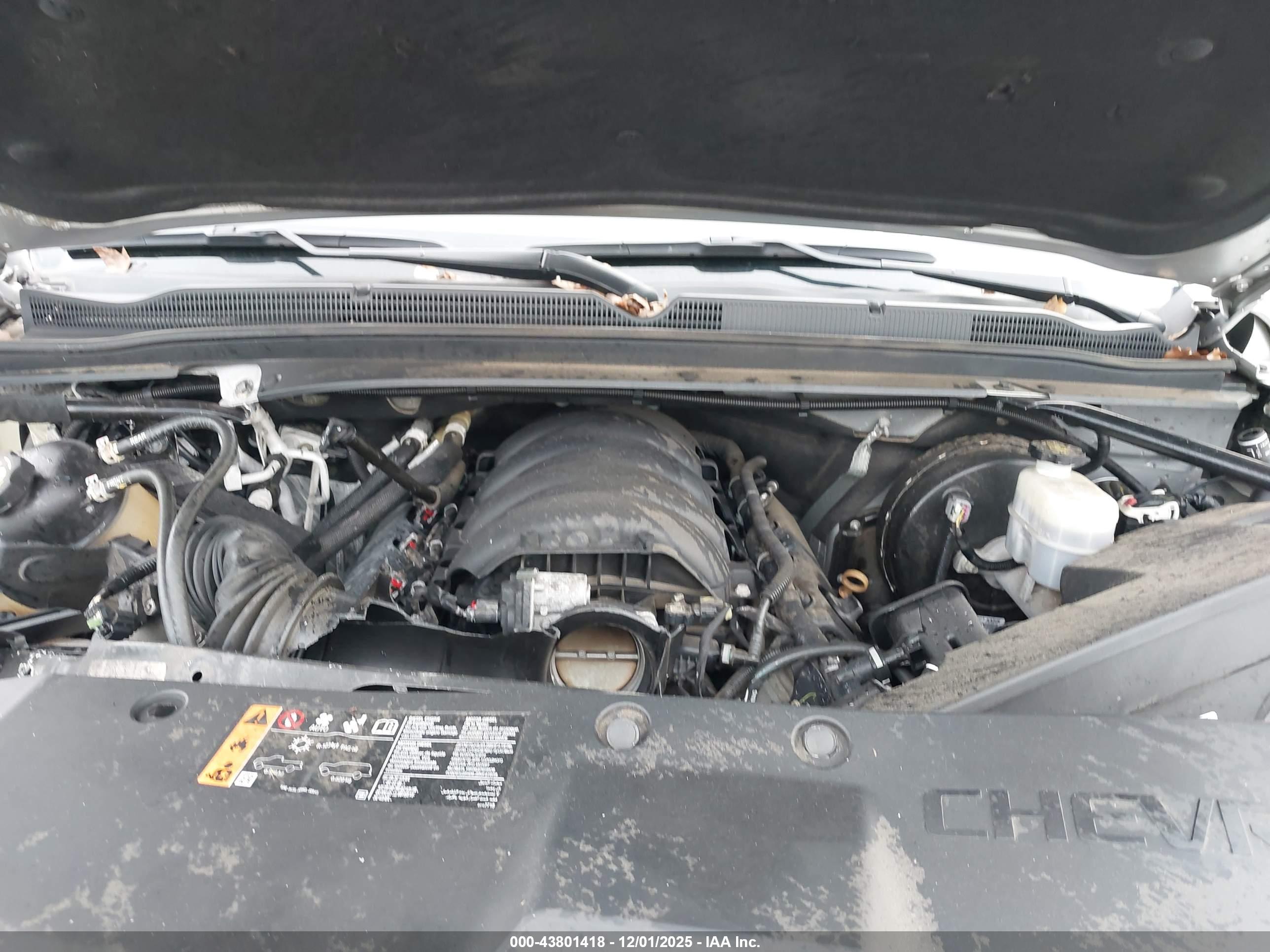 CHEVROLET TAHOE image 10