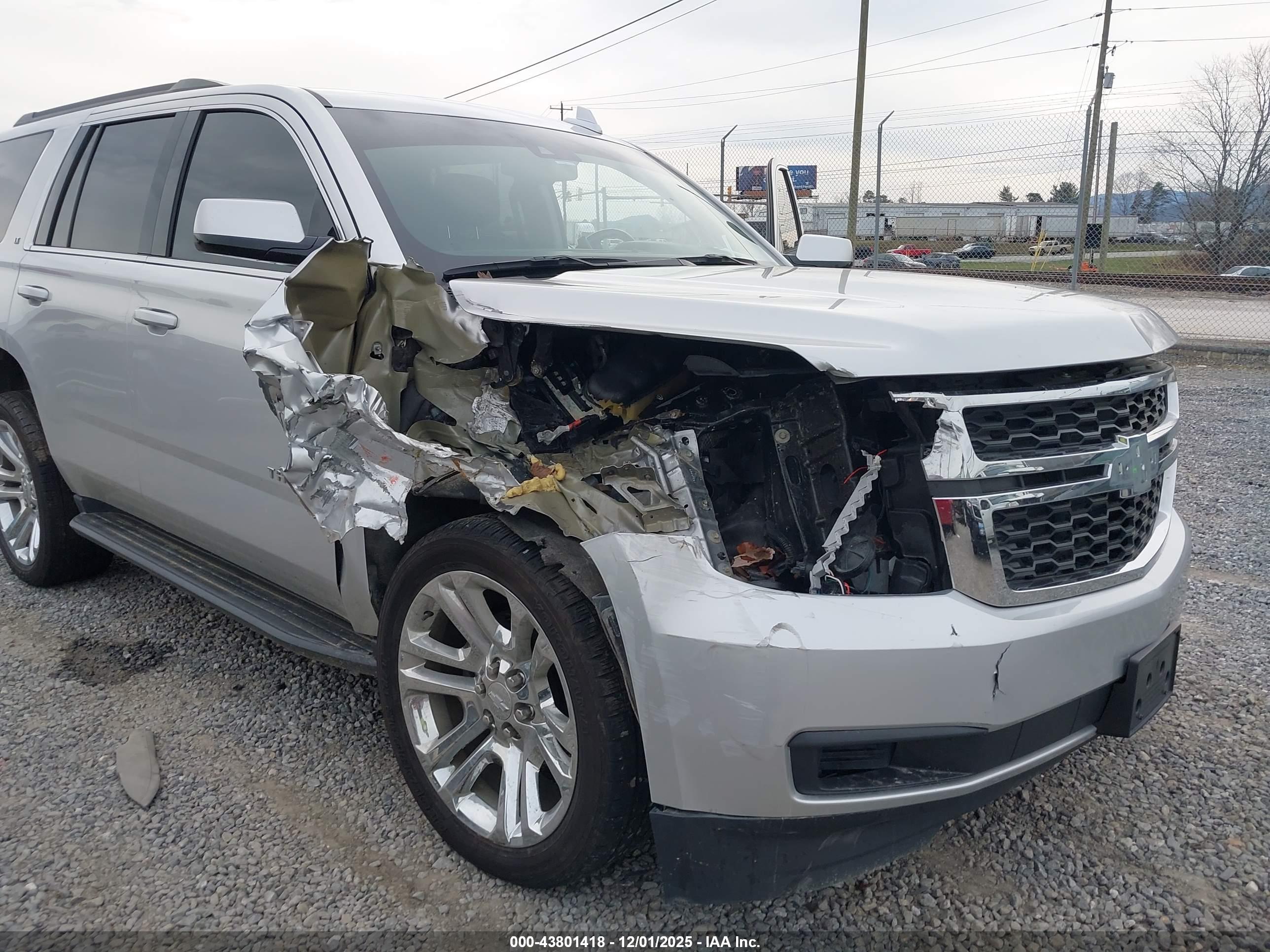 CHEVROLET TAHOE image 6