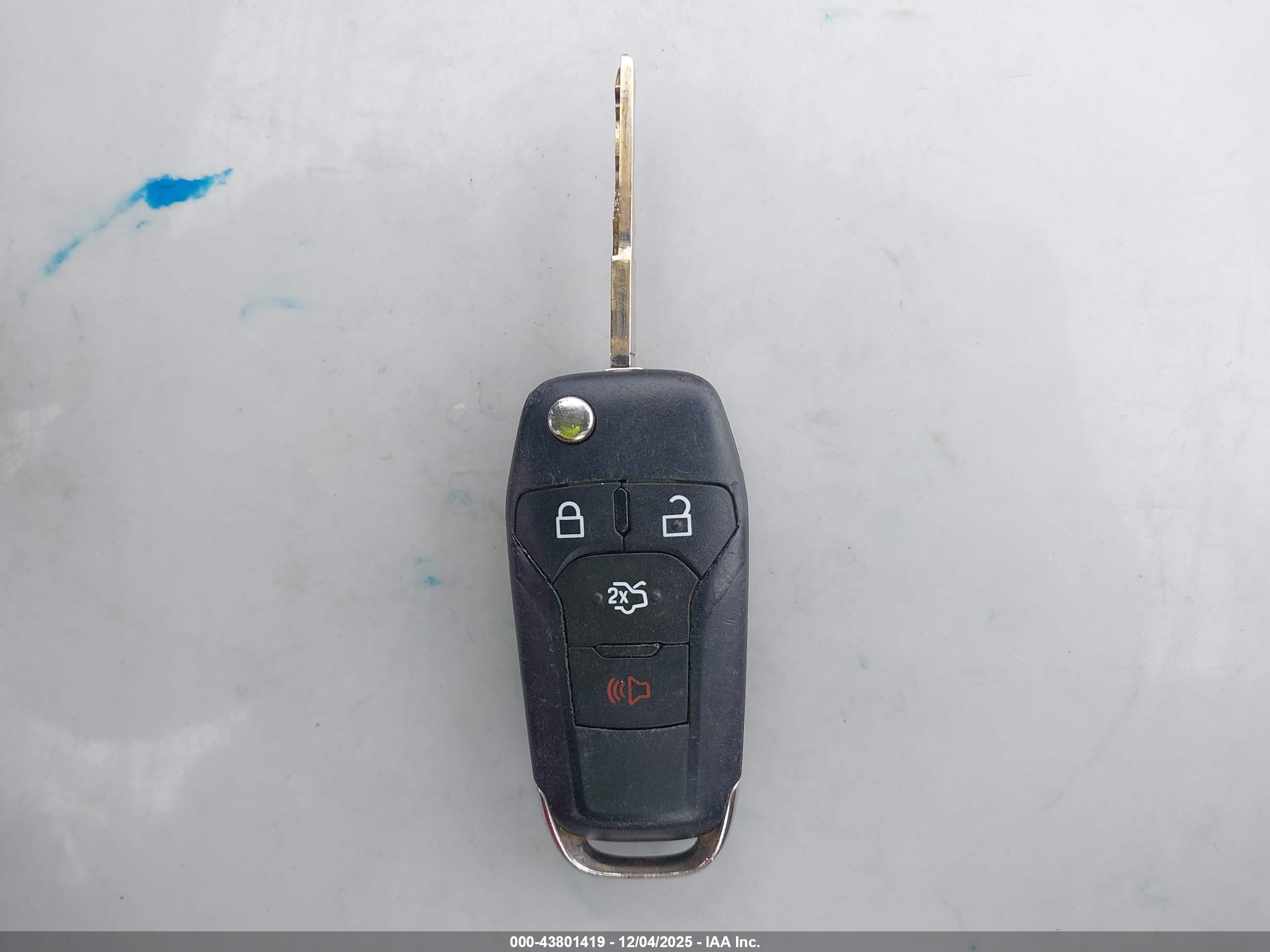 FORD FUSION image 11