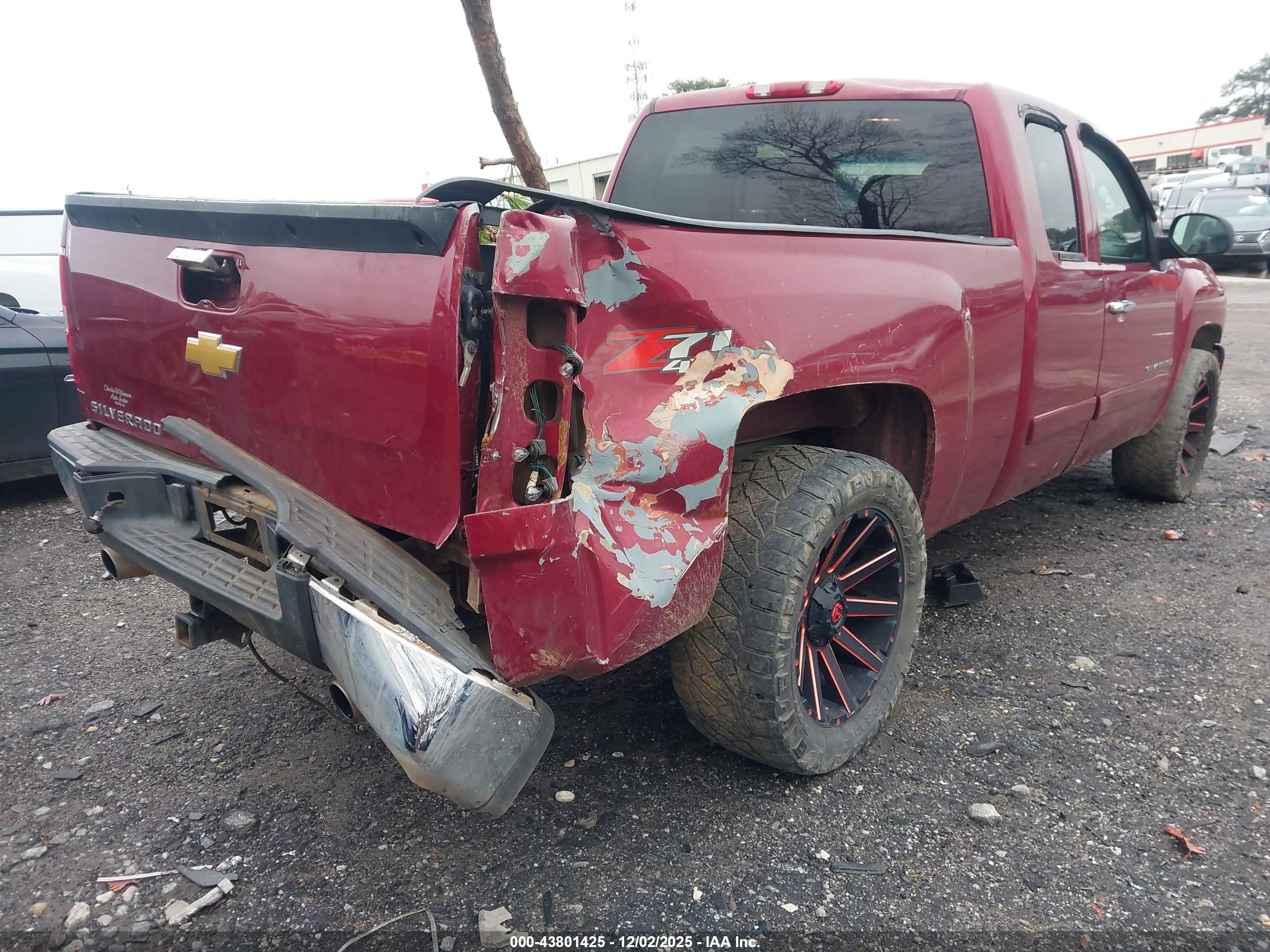 CHEVROLET SILVERADO image 6