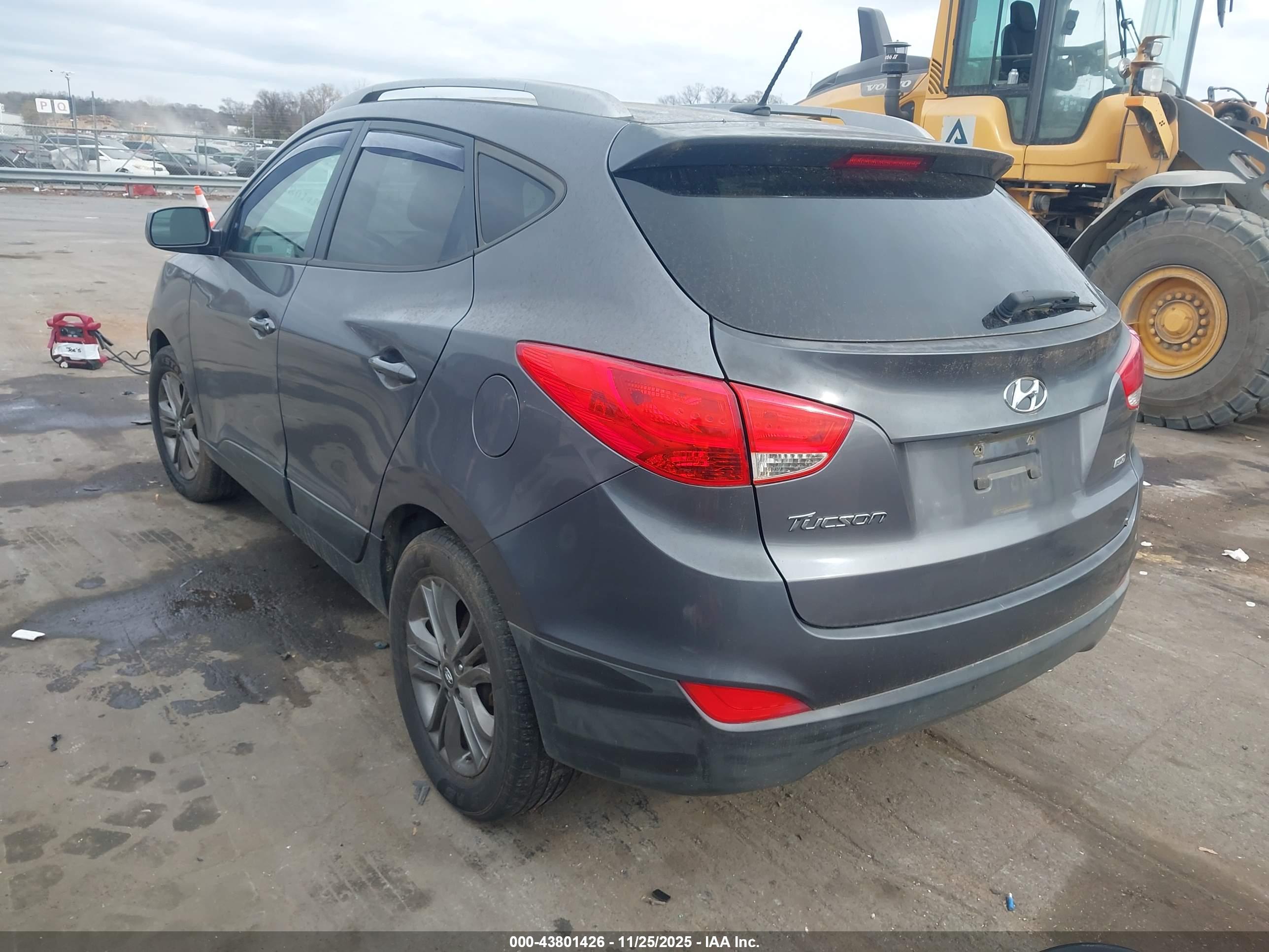 HYUNDAI TUCSON image 3