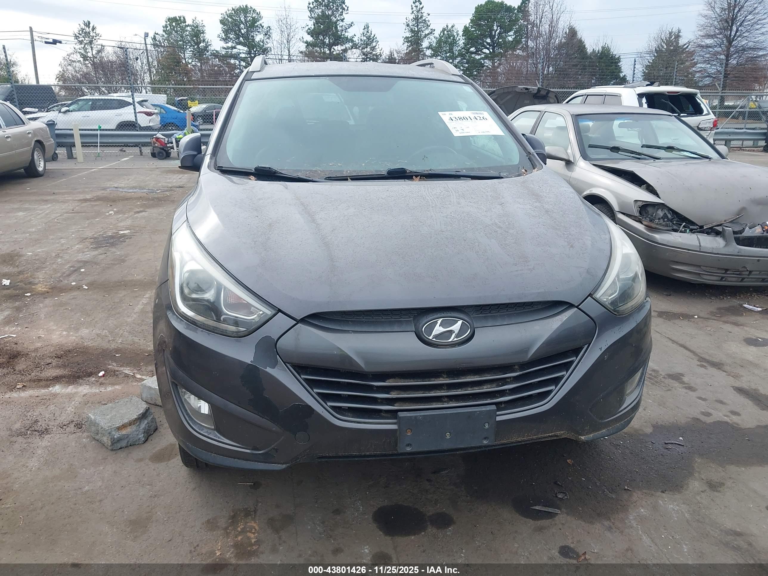 HYUNDAI TUCSON image 6