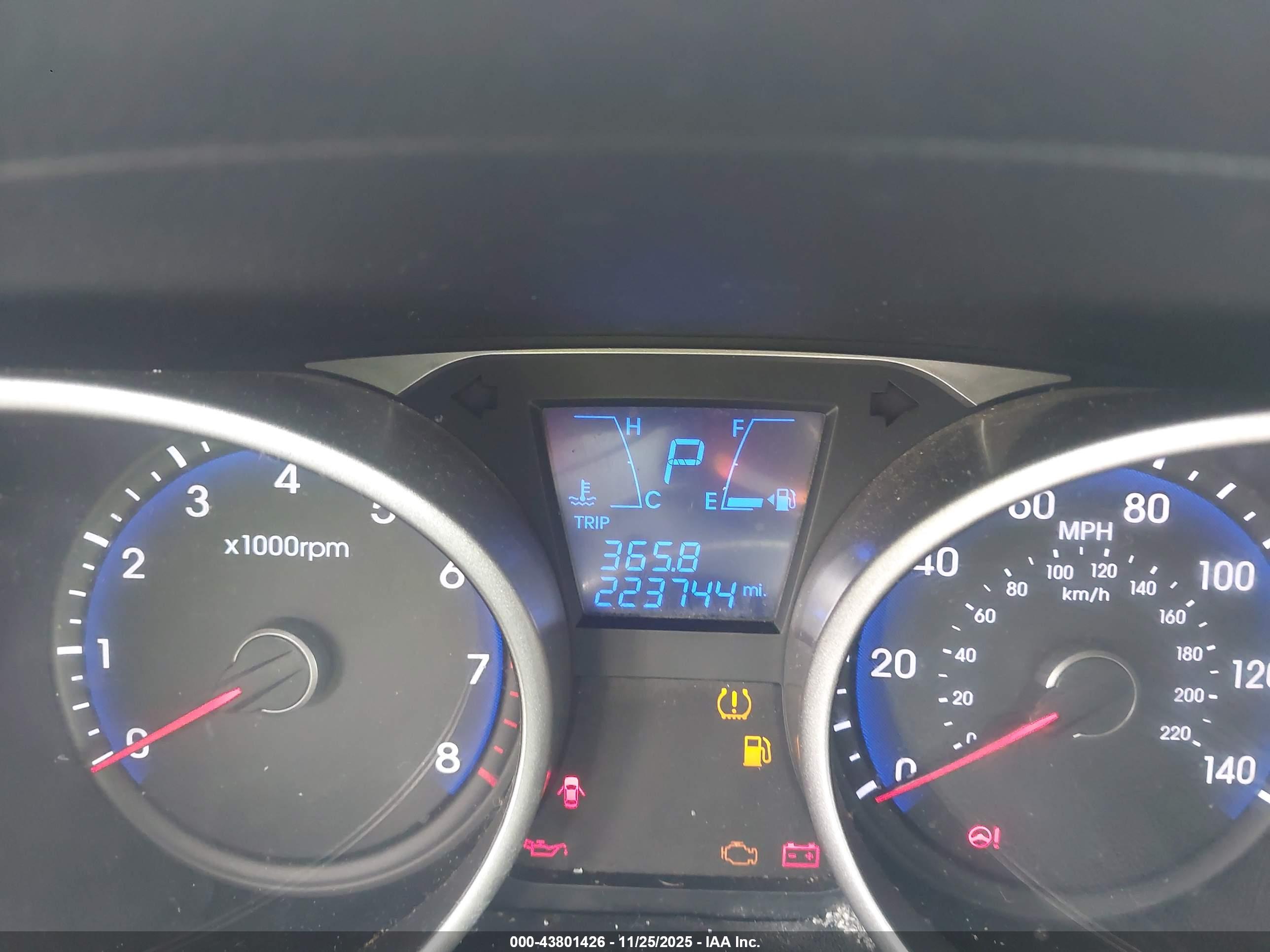 HYUNDAI TUCSON image 7