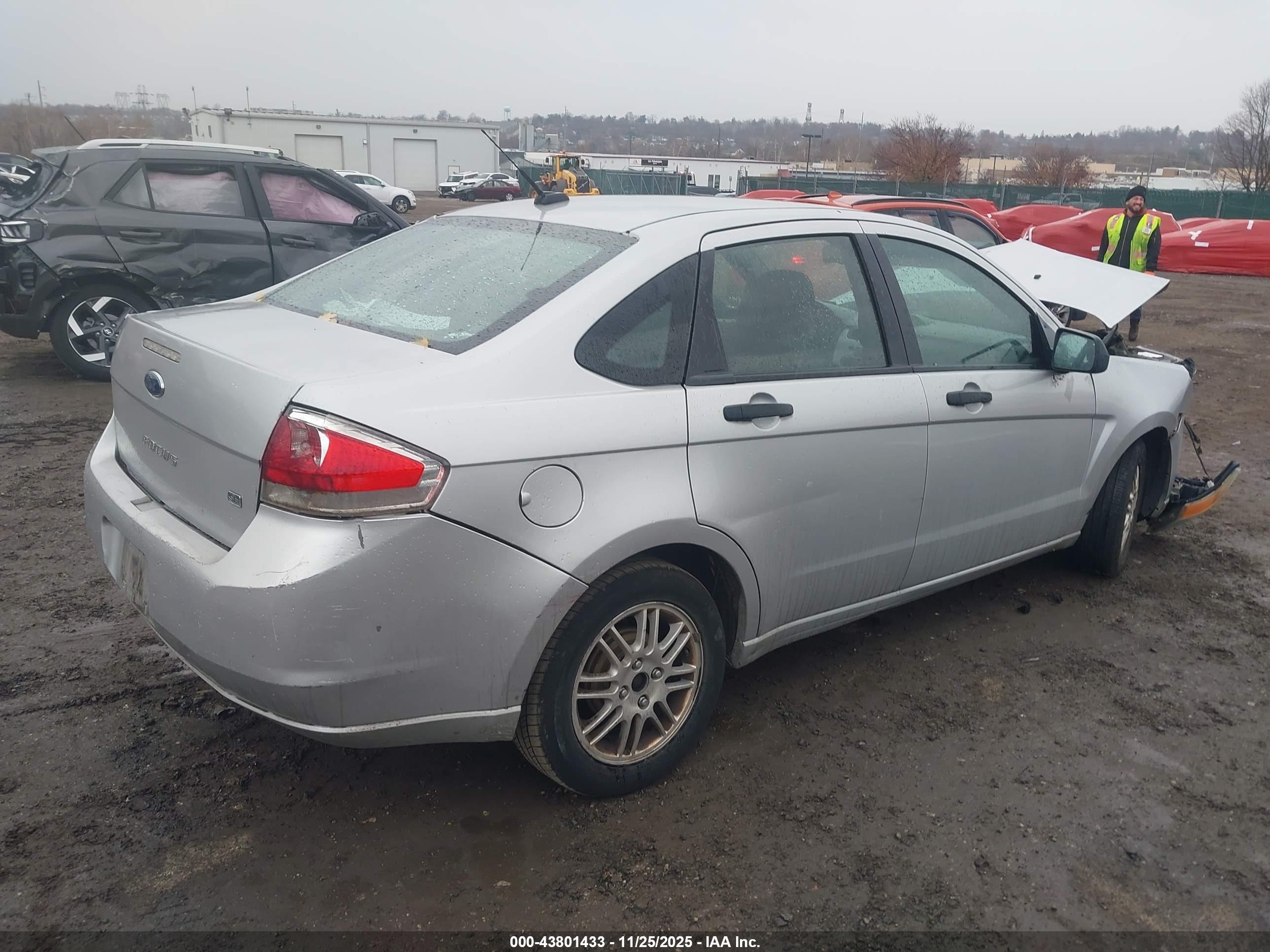 FORD FOCUS image 4
