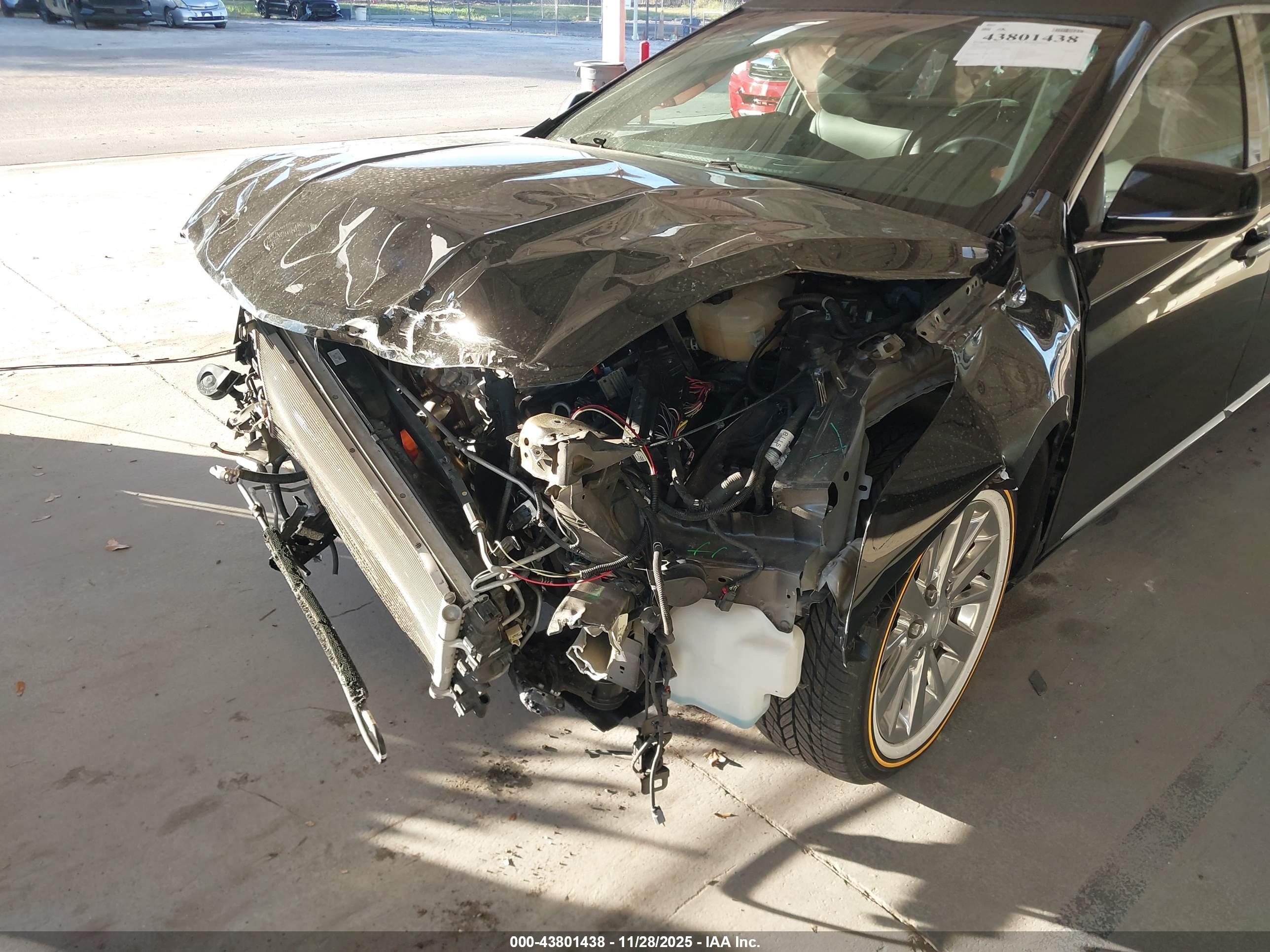 CADILLAC XTS image 6