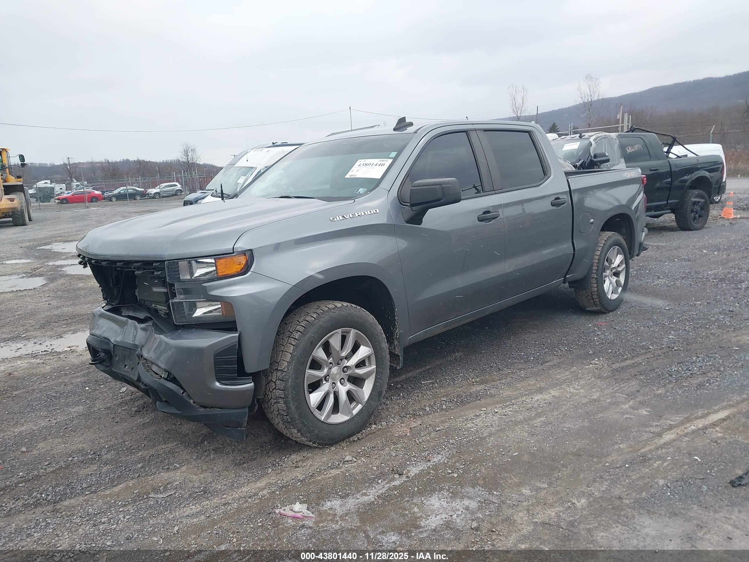 CHEVROLET SILVERADO image 2