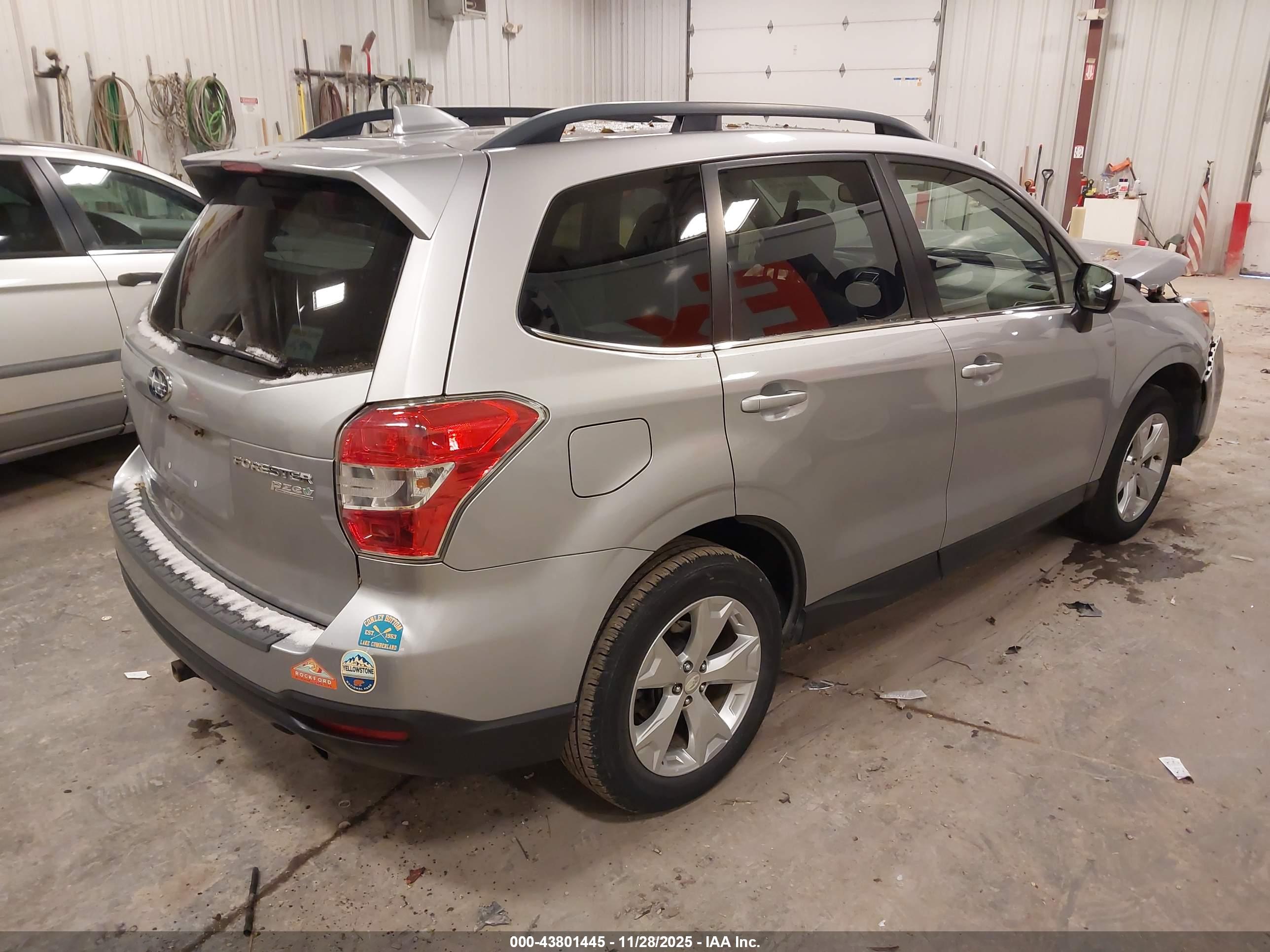 SUBARU FORESTER image 4