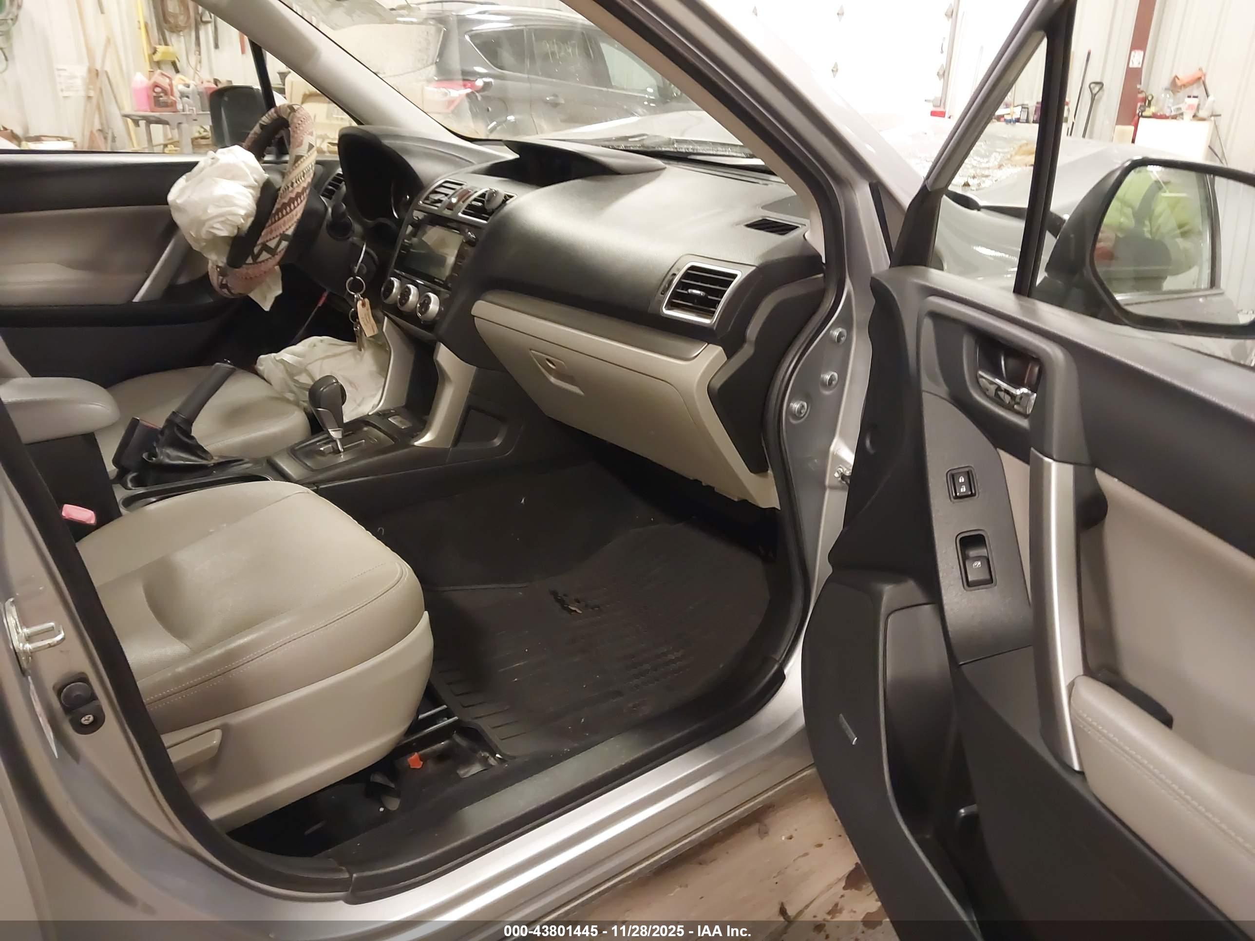 SUBARU FORESTER image 5