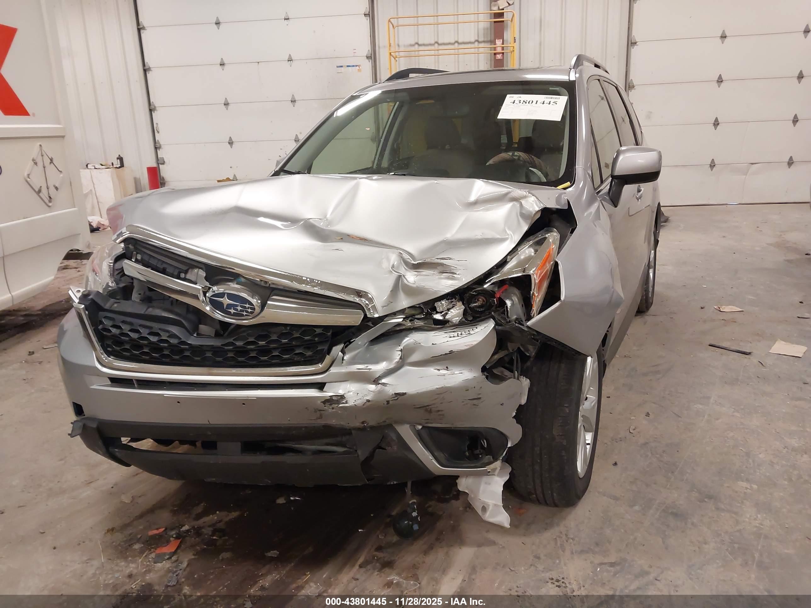 SUBARU FORESTER image 6