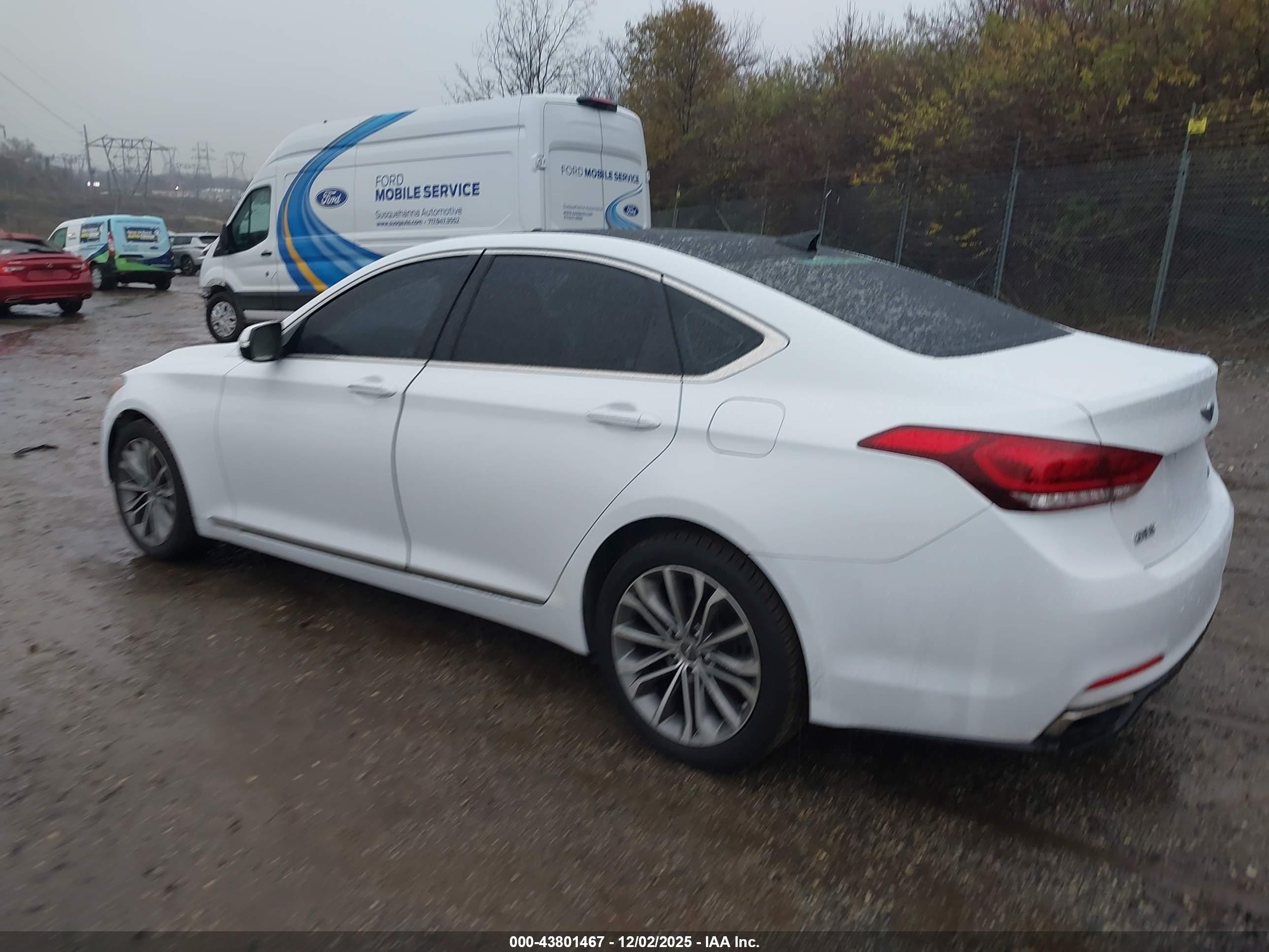 HYUNDAI GENESIS image 3
