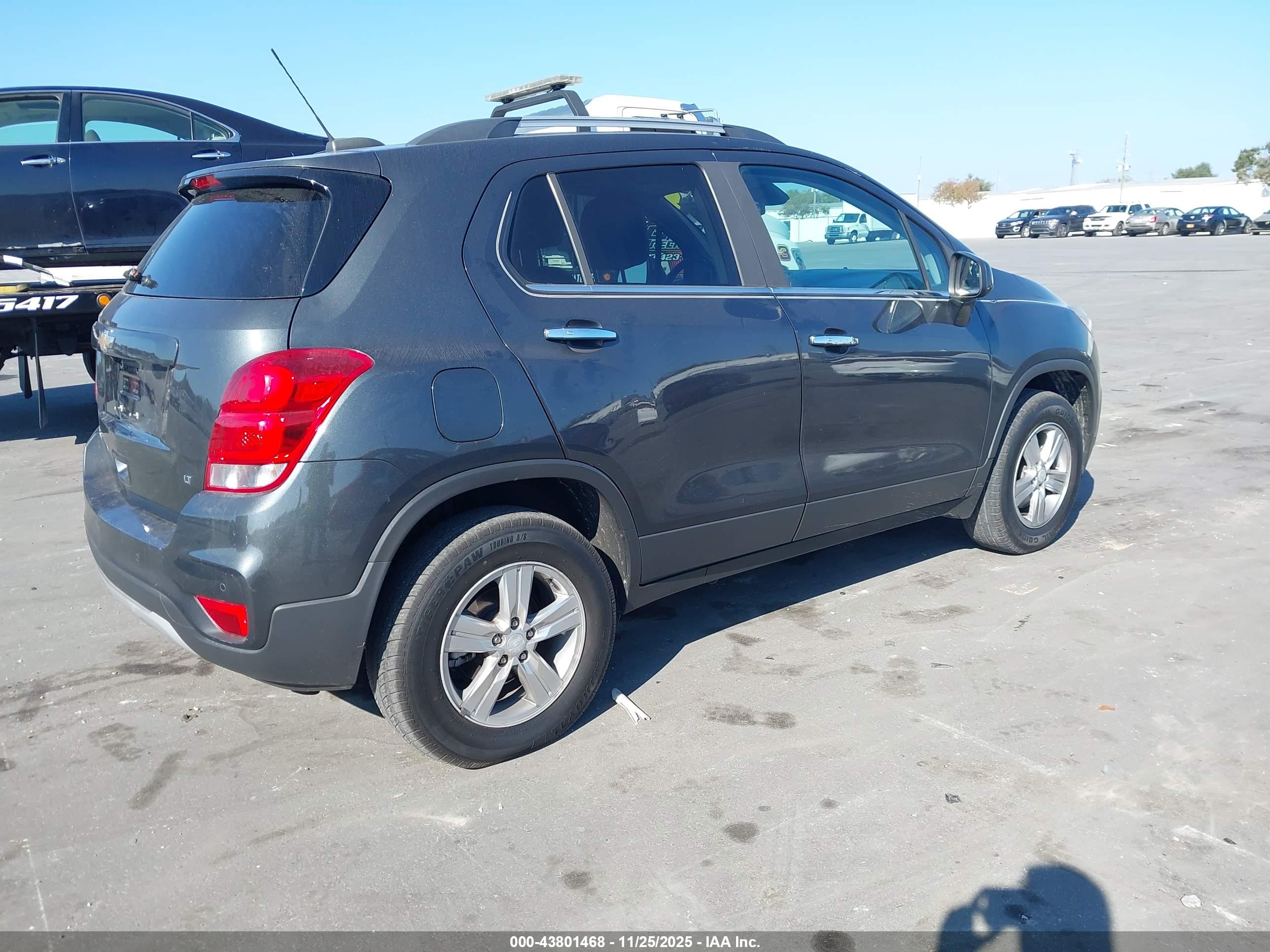 CHEVROLET TRAX image 4