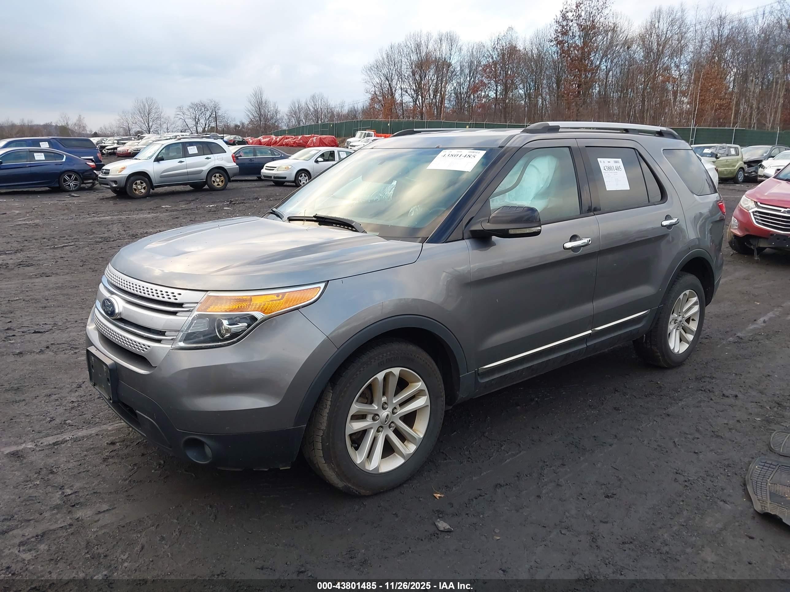 FORD EXPLORER image 2