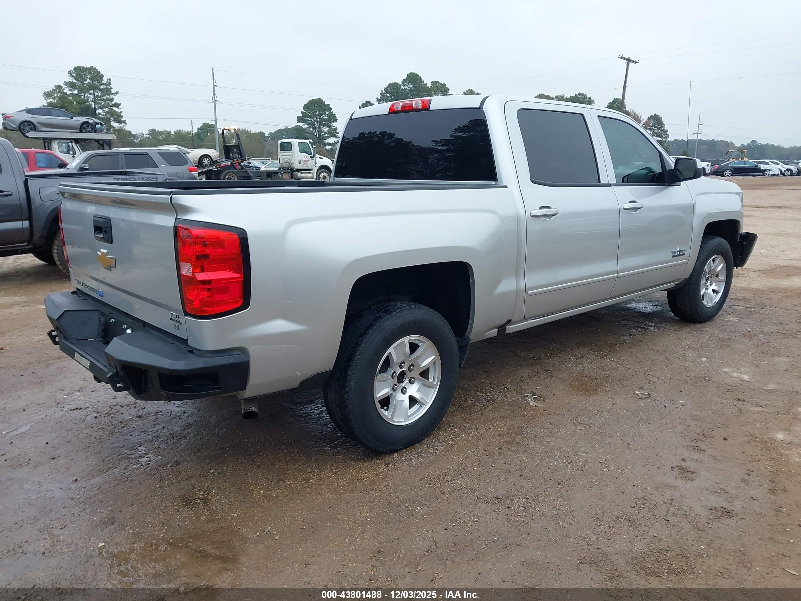 CHEVROLET SILVERADO image 4