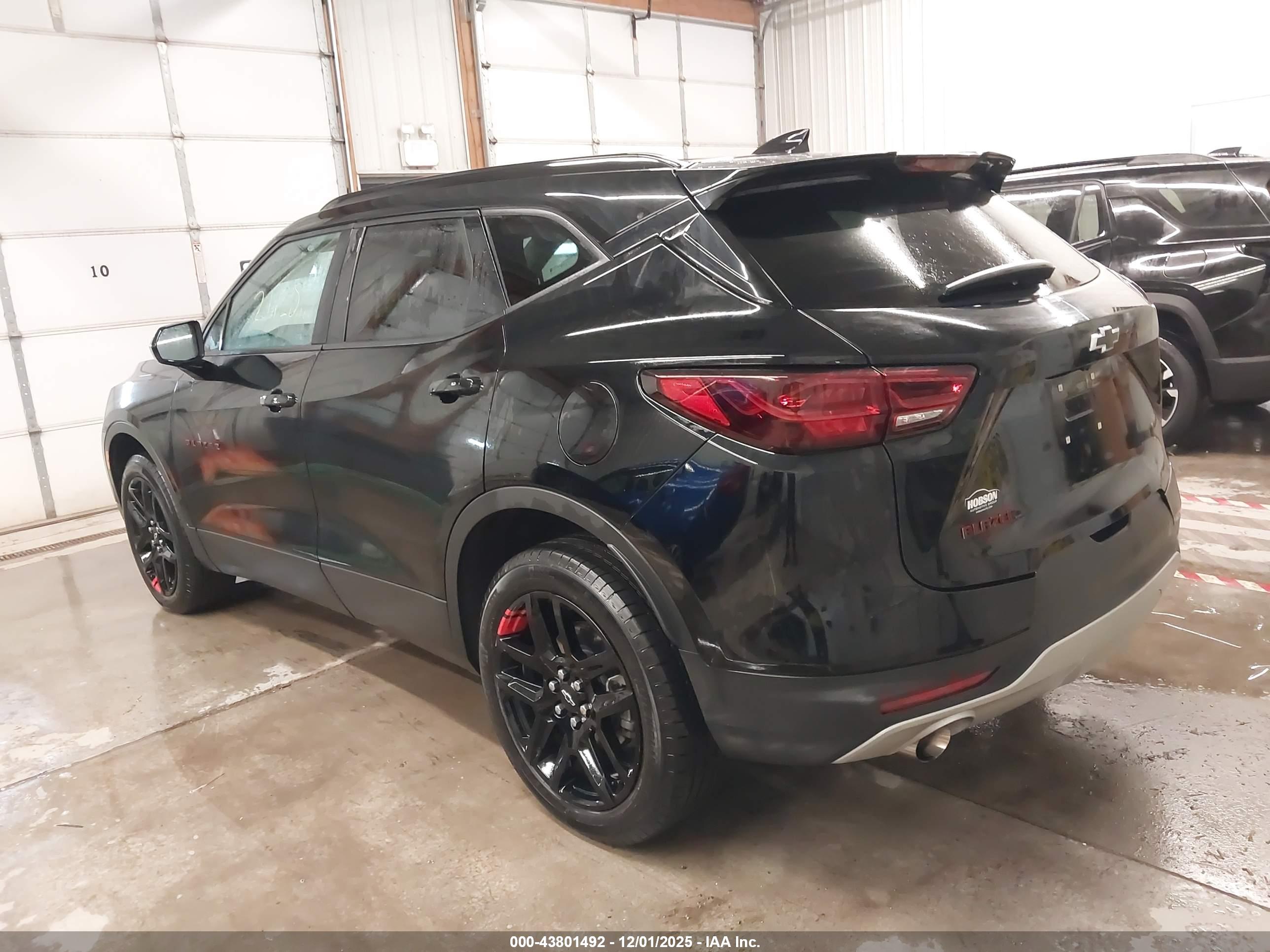 CHEVROLET BLAZER image 3