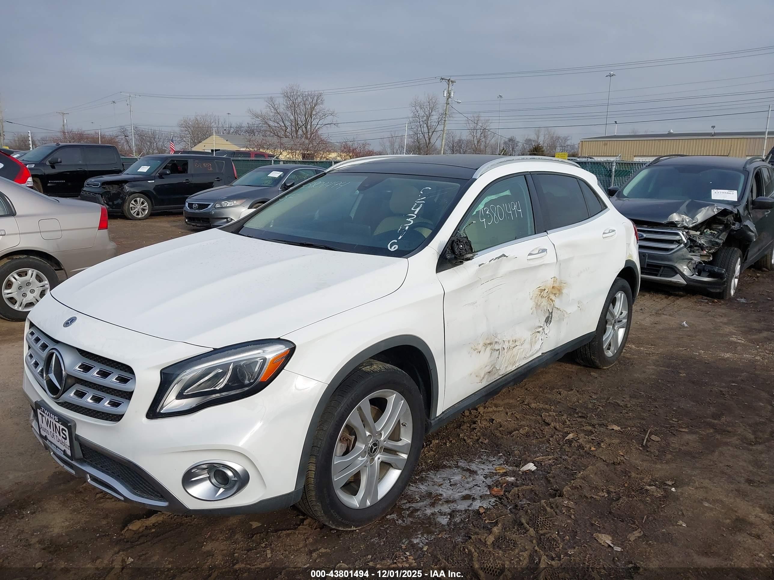MERCEDES-BENZ GLA image 6