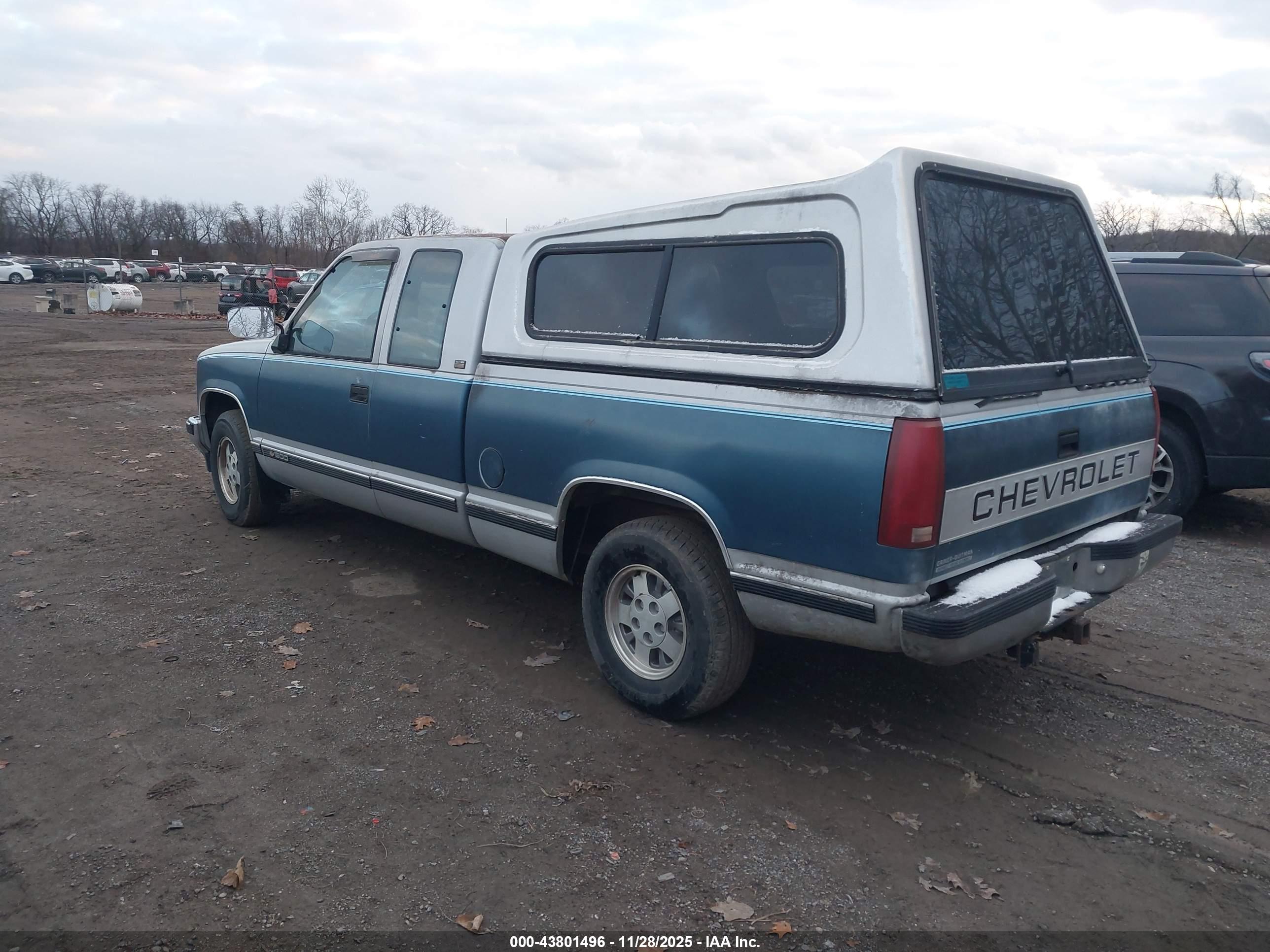 CHEVROLET GMT-400 image 3