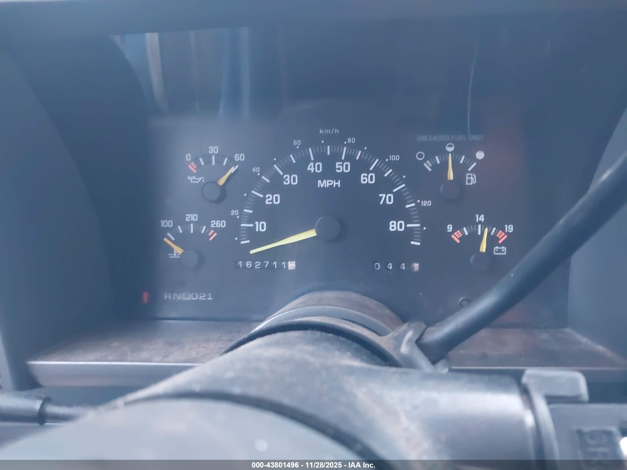 CHEVROLET GMT-400 image 7