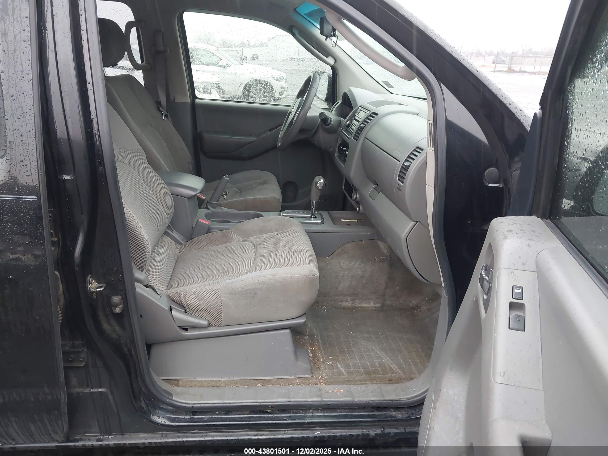 NISSAN FRONTIER image 5