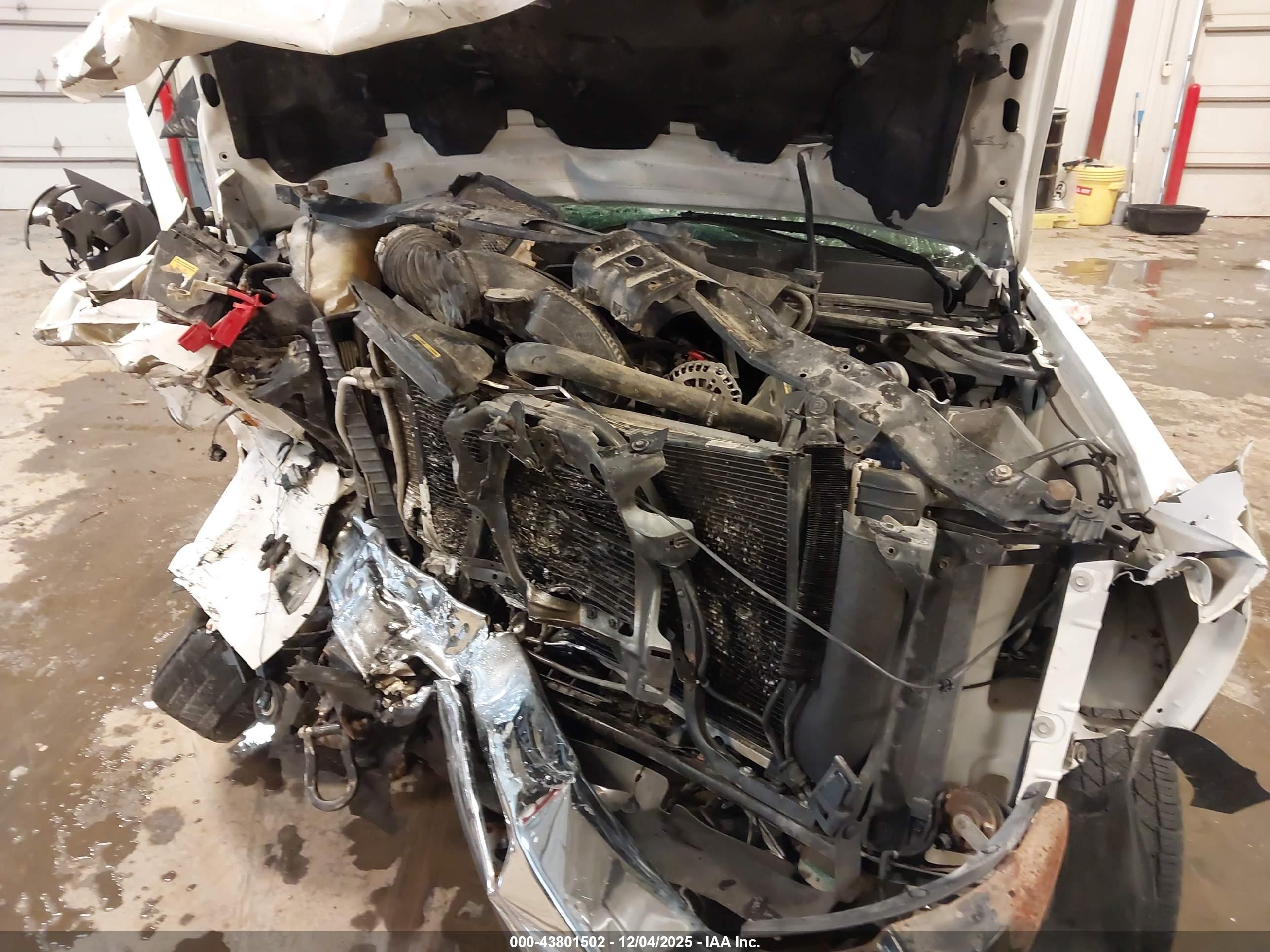 CHEVROLET SILVERADO image 10