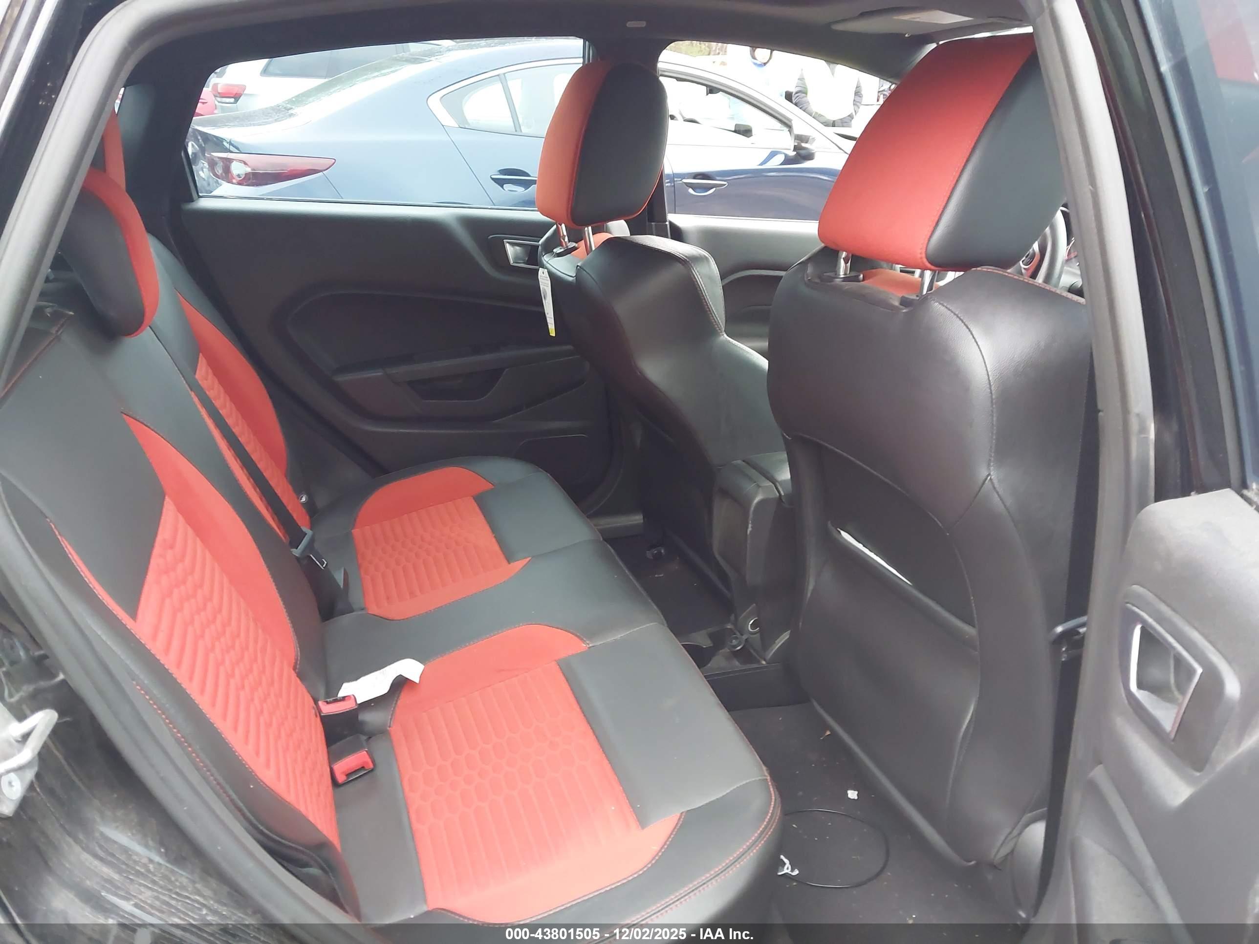 FORD FIESTA image 8