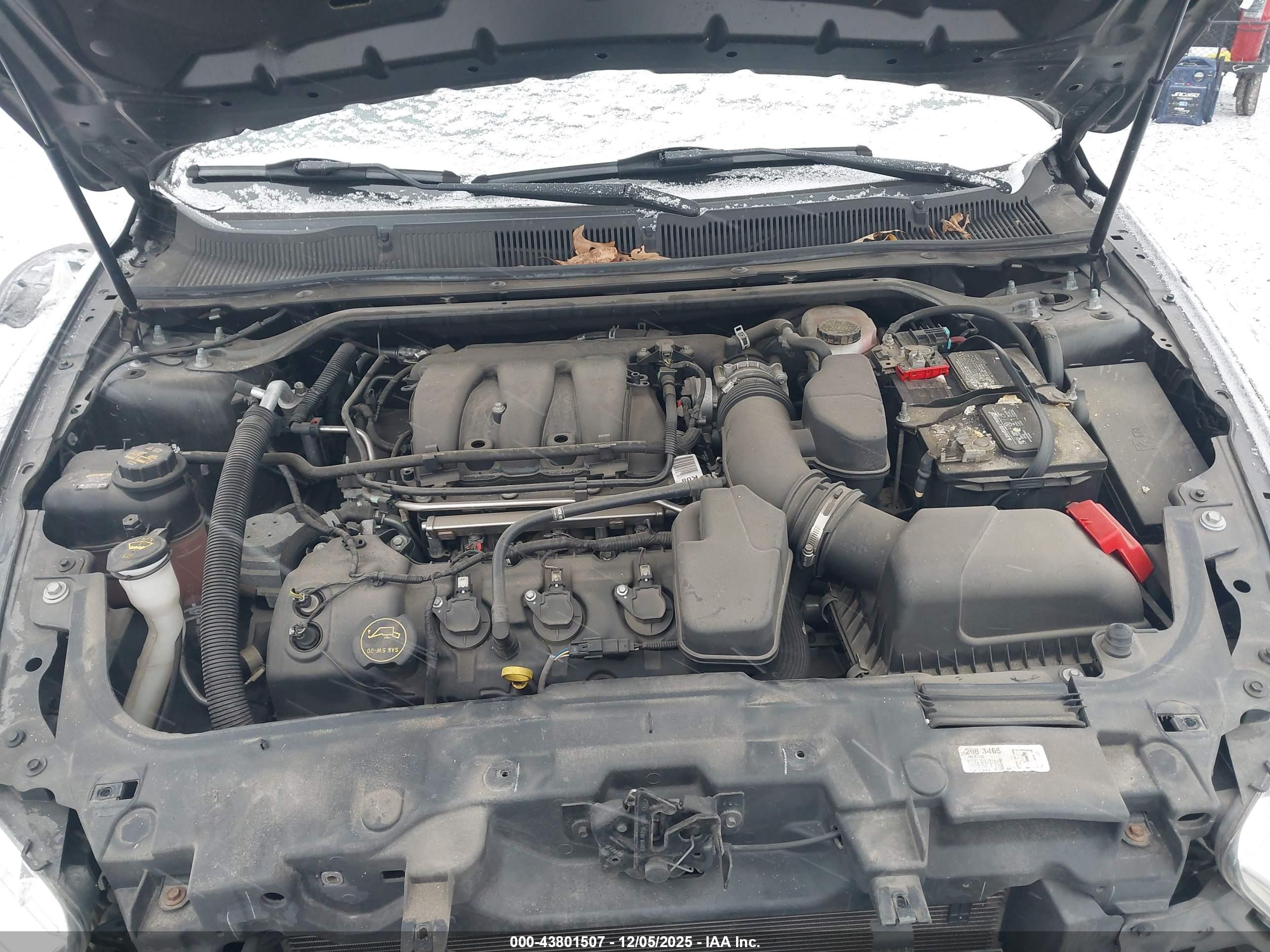 FORD TAURUS image 10
