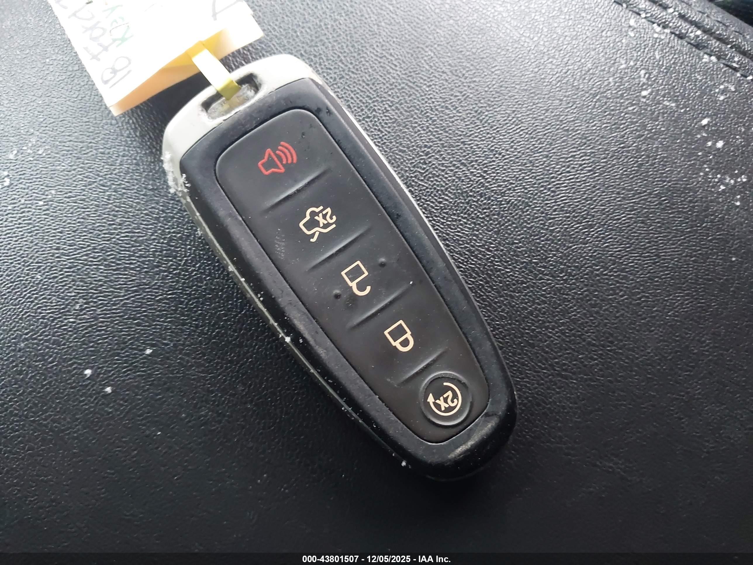 FORD TAURUS image 11