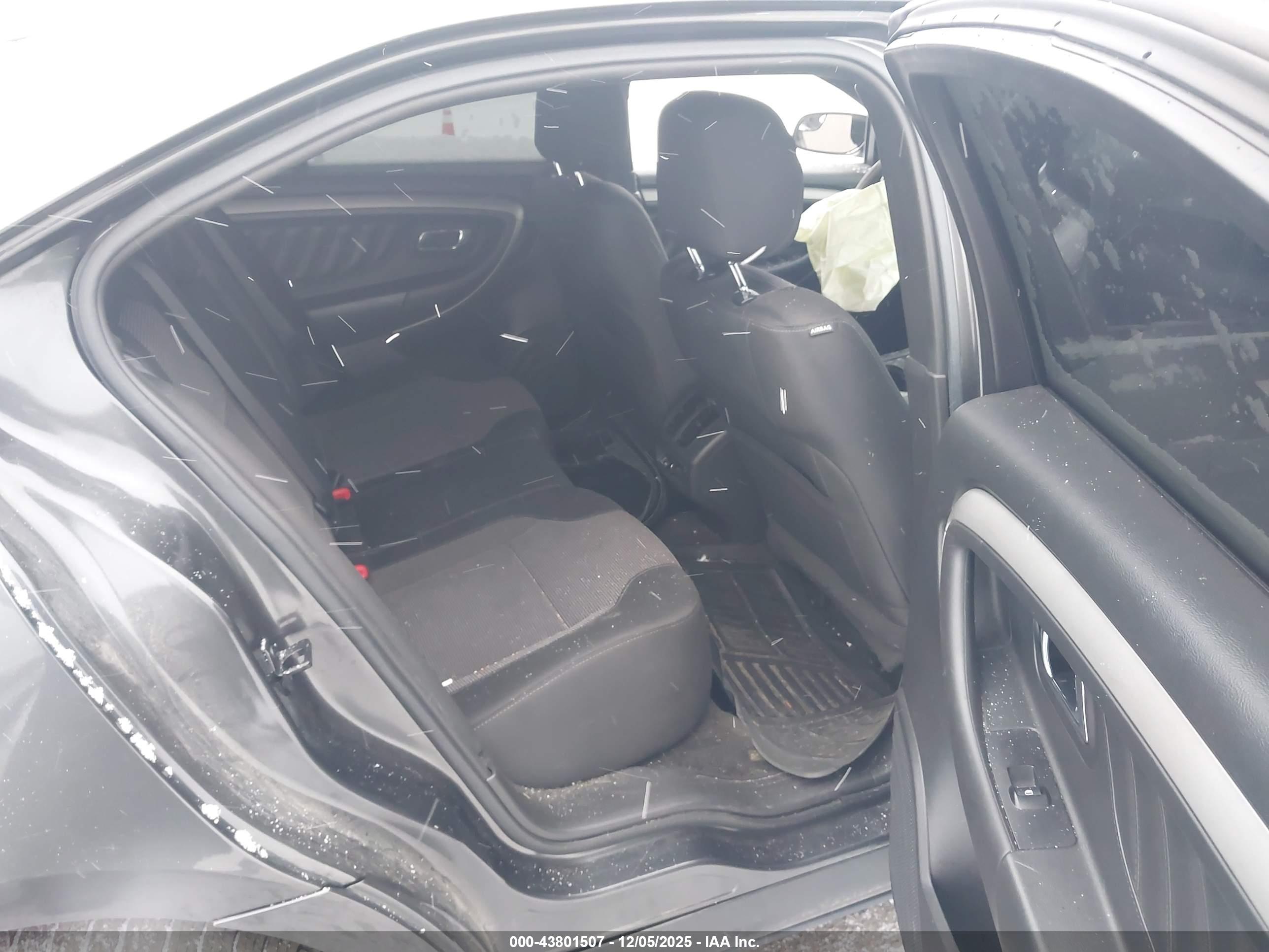 FORD TAURUS image 8