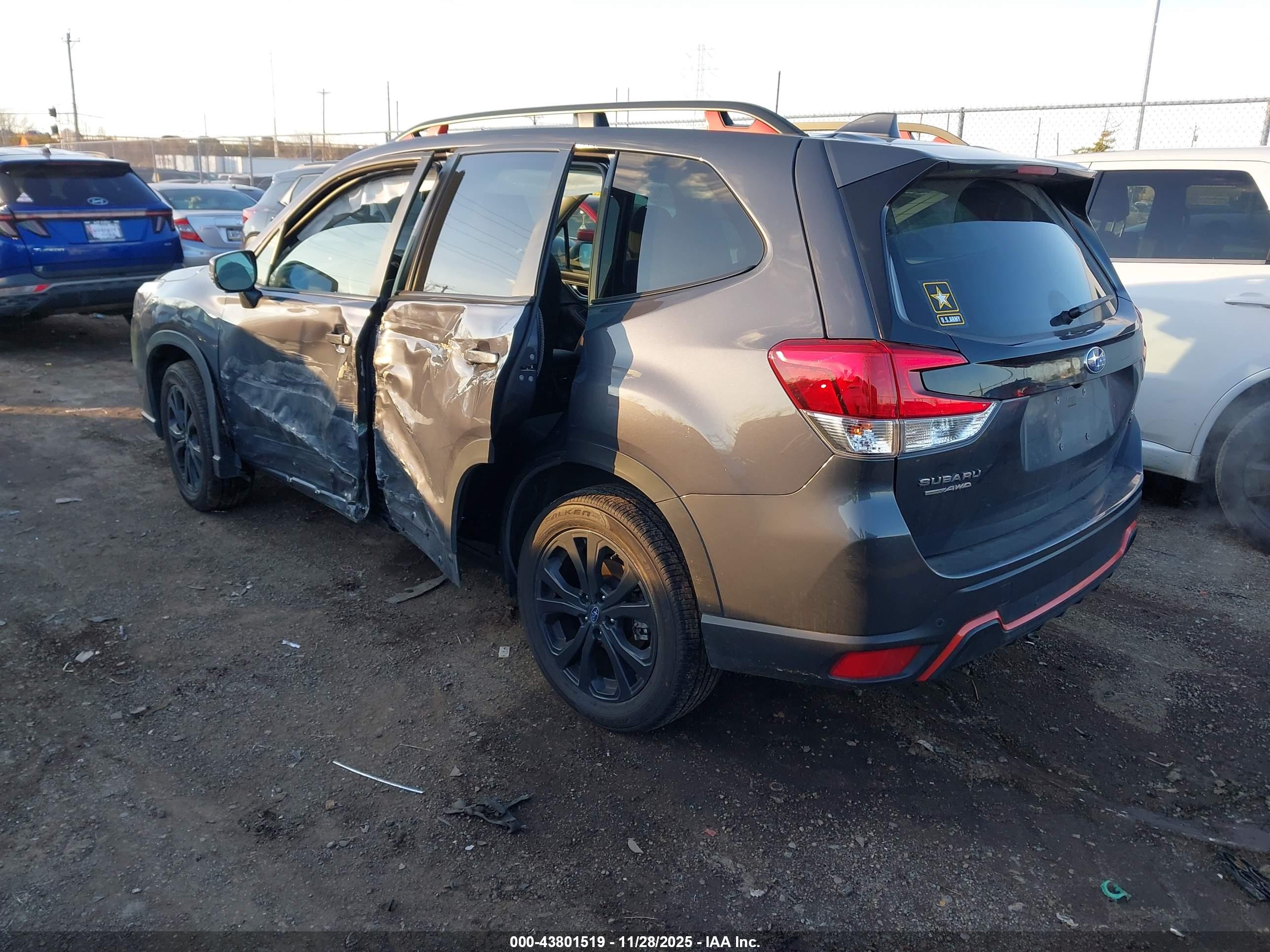 SUBARU FORESTER image 3