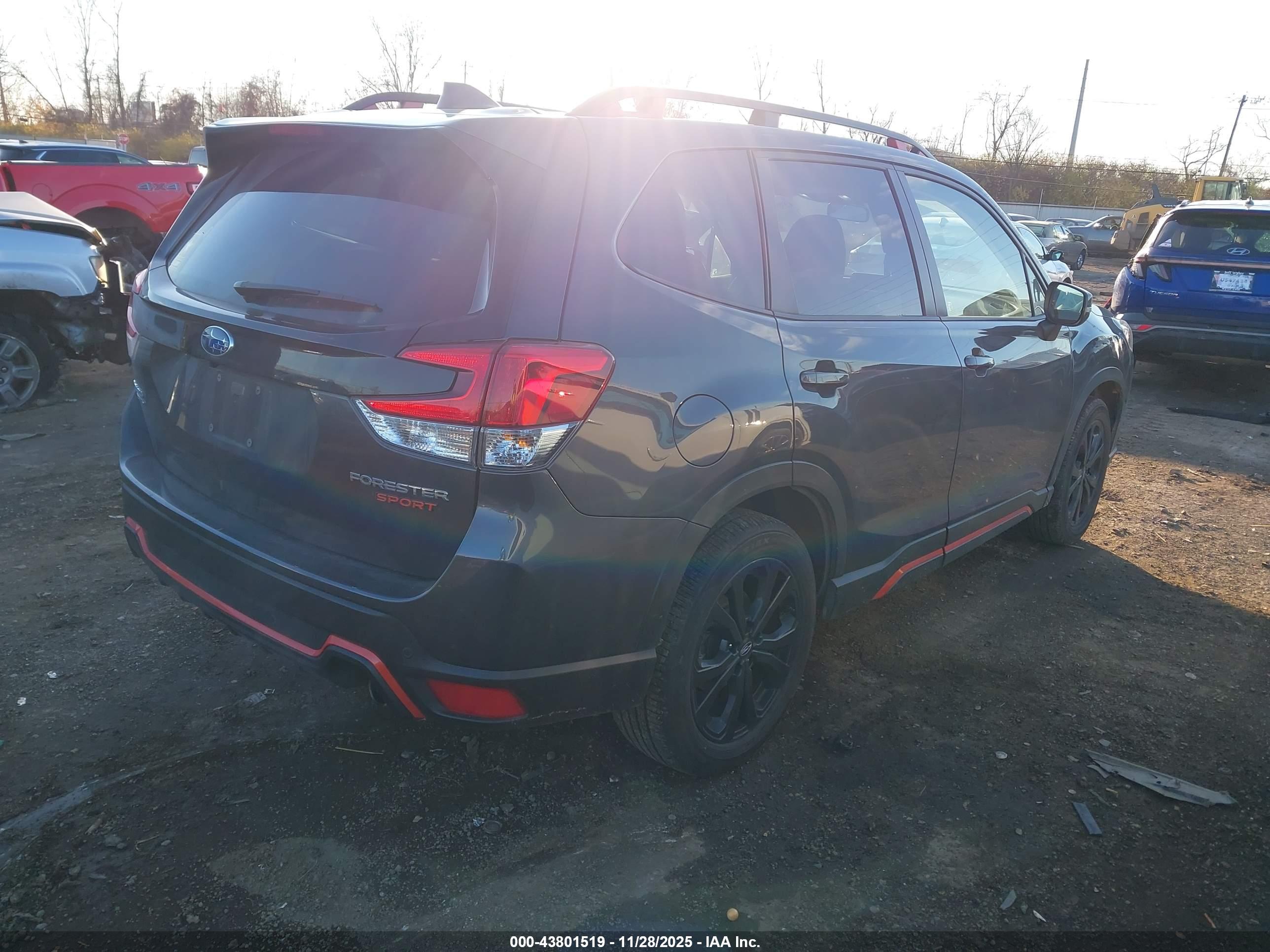 SUBARU FORESTER image 4