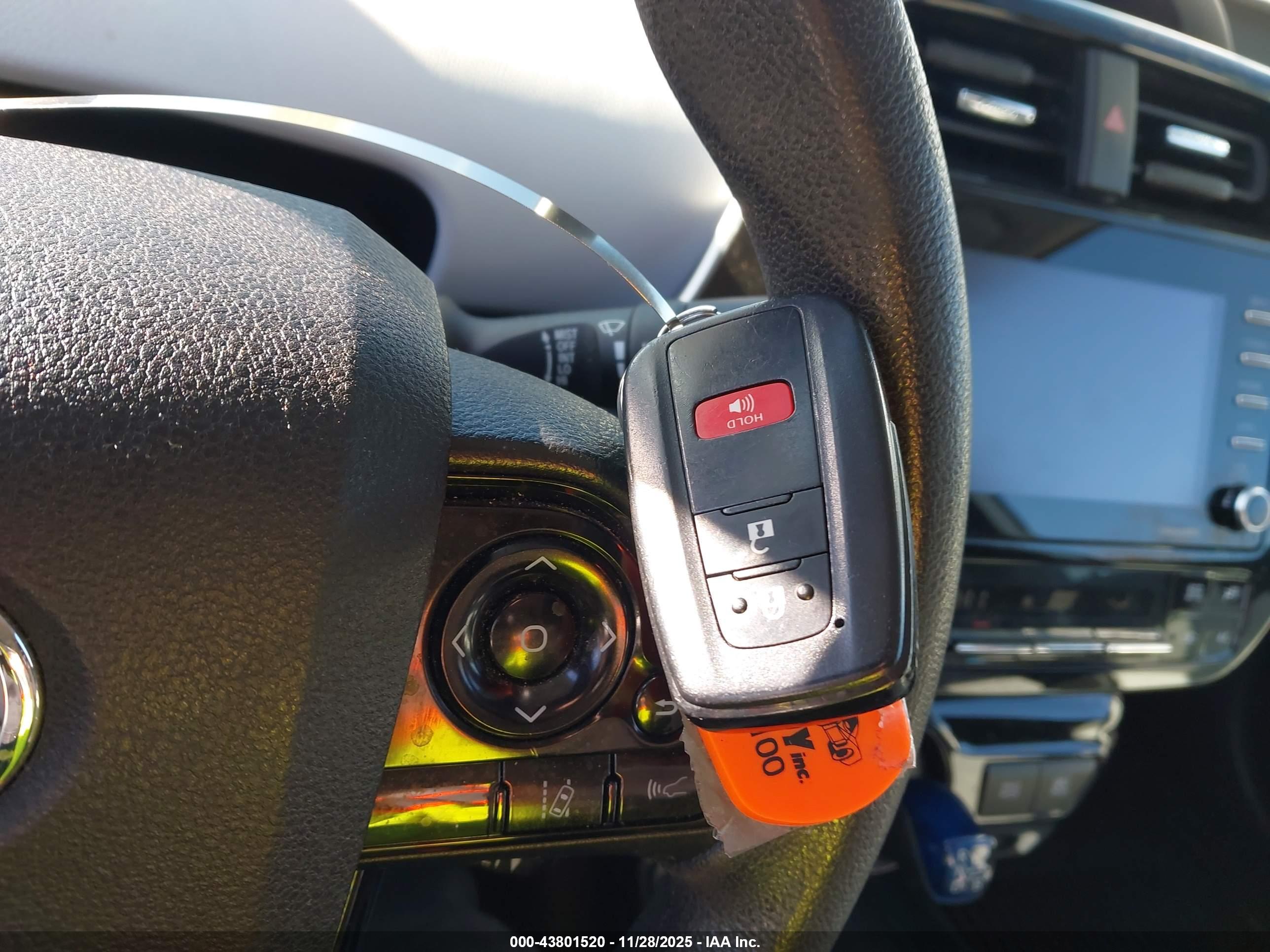TOYOTA PRIUS image 11