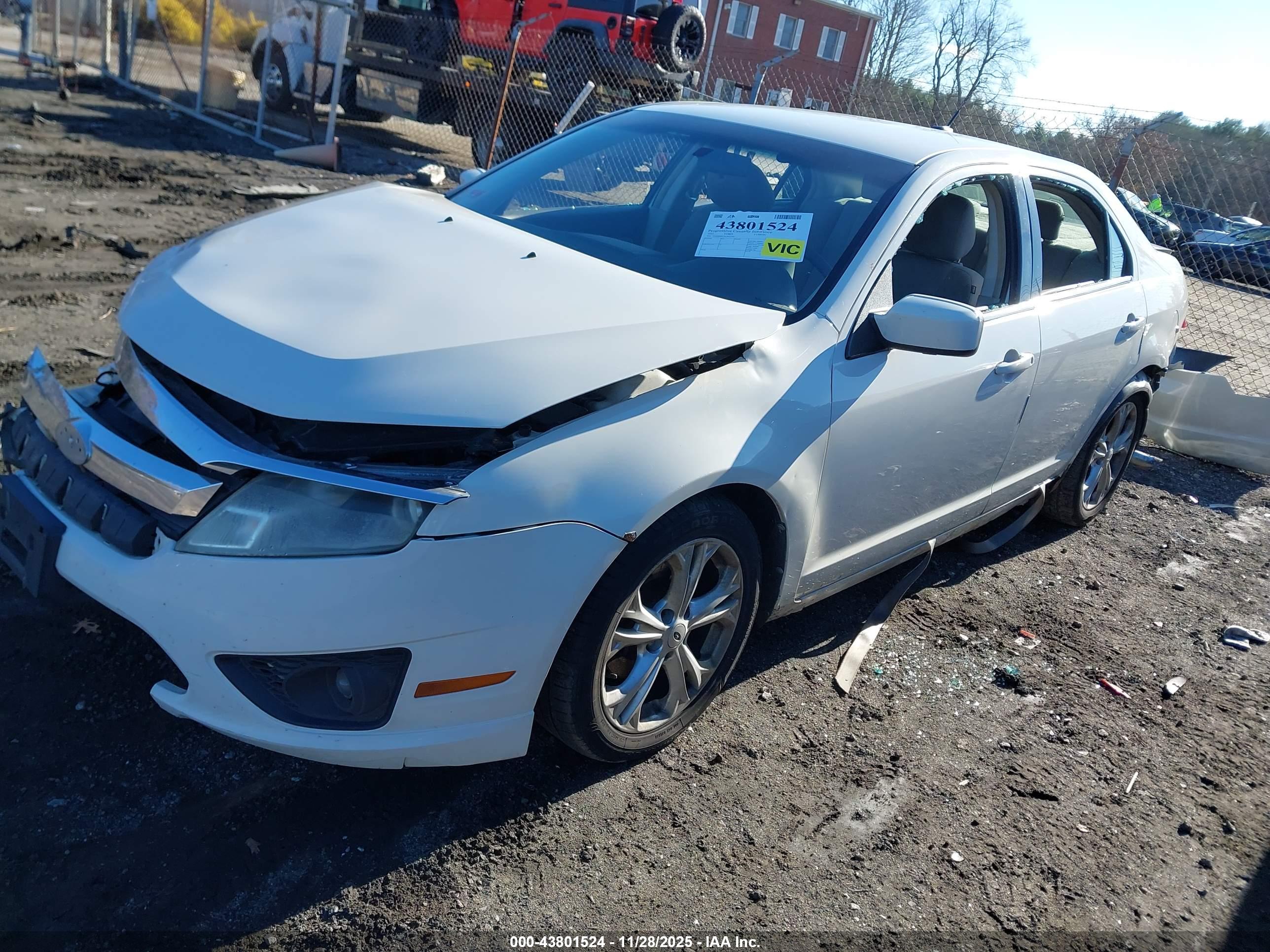 FORD FUSION image 2