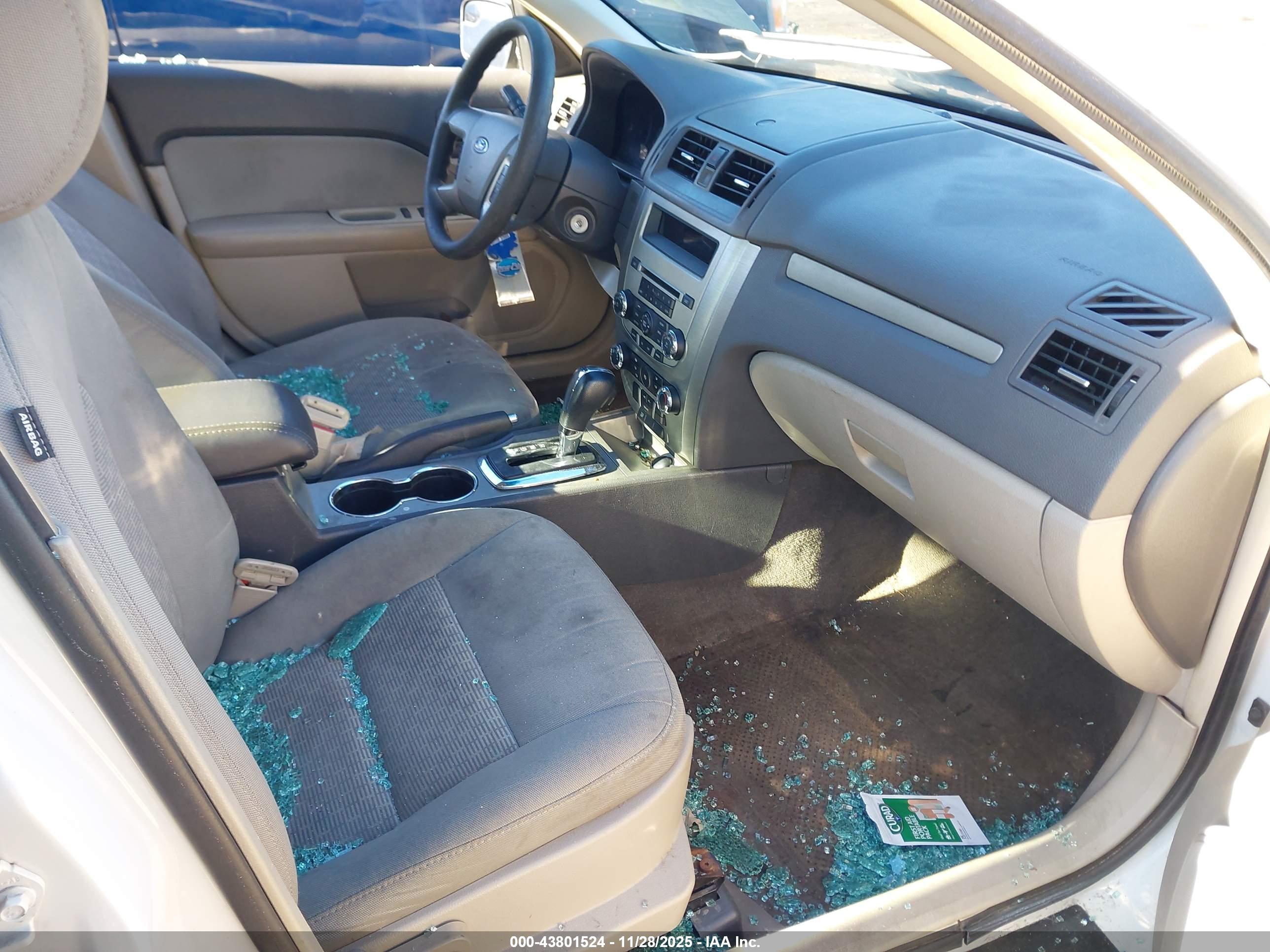 FORD FUSION image 5