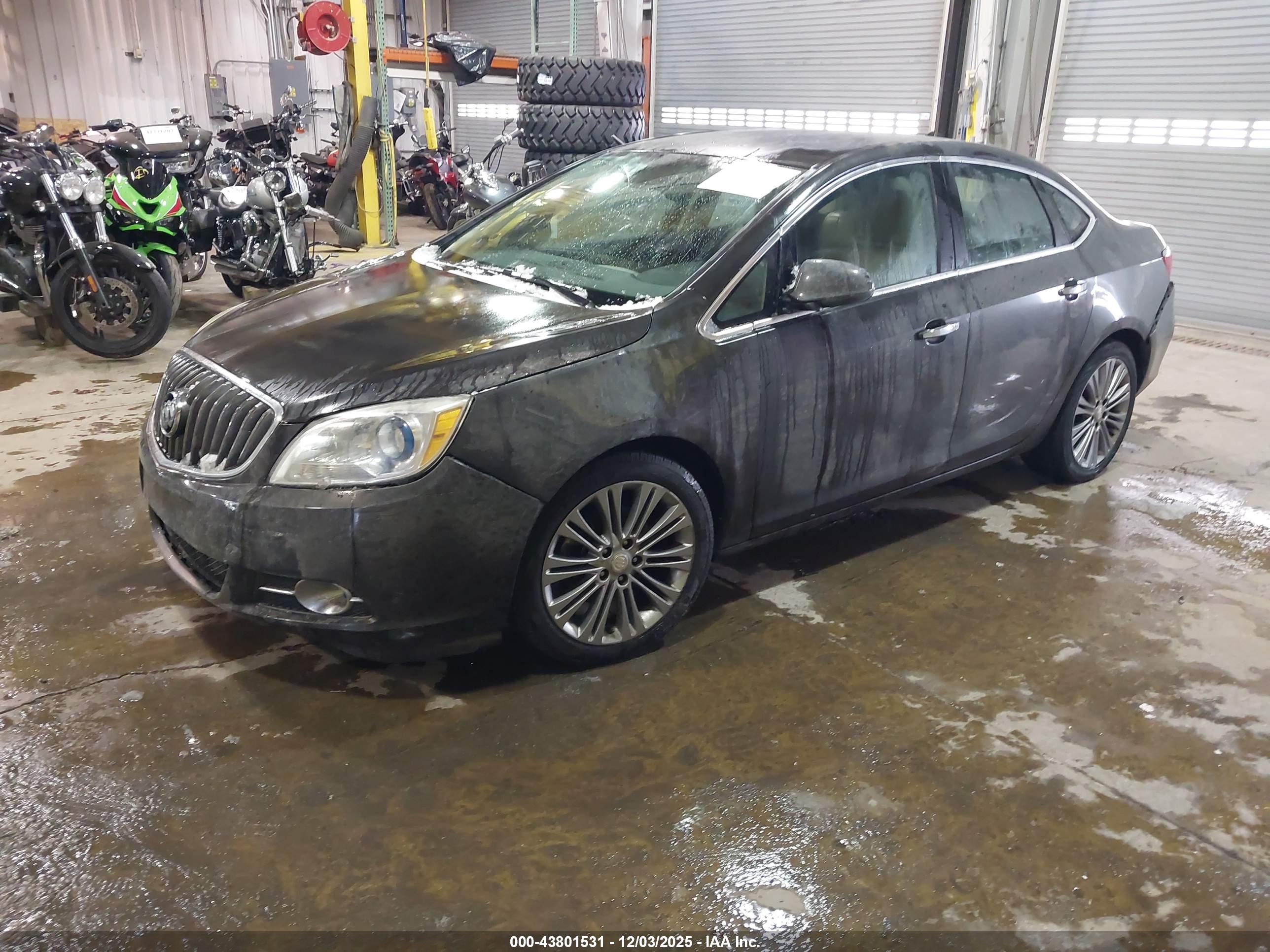 BUICK VERANO image 2