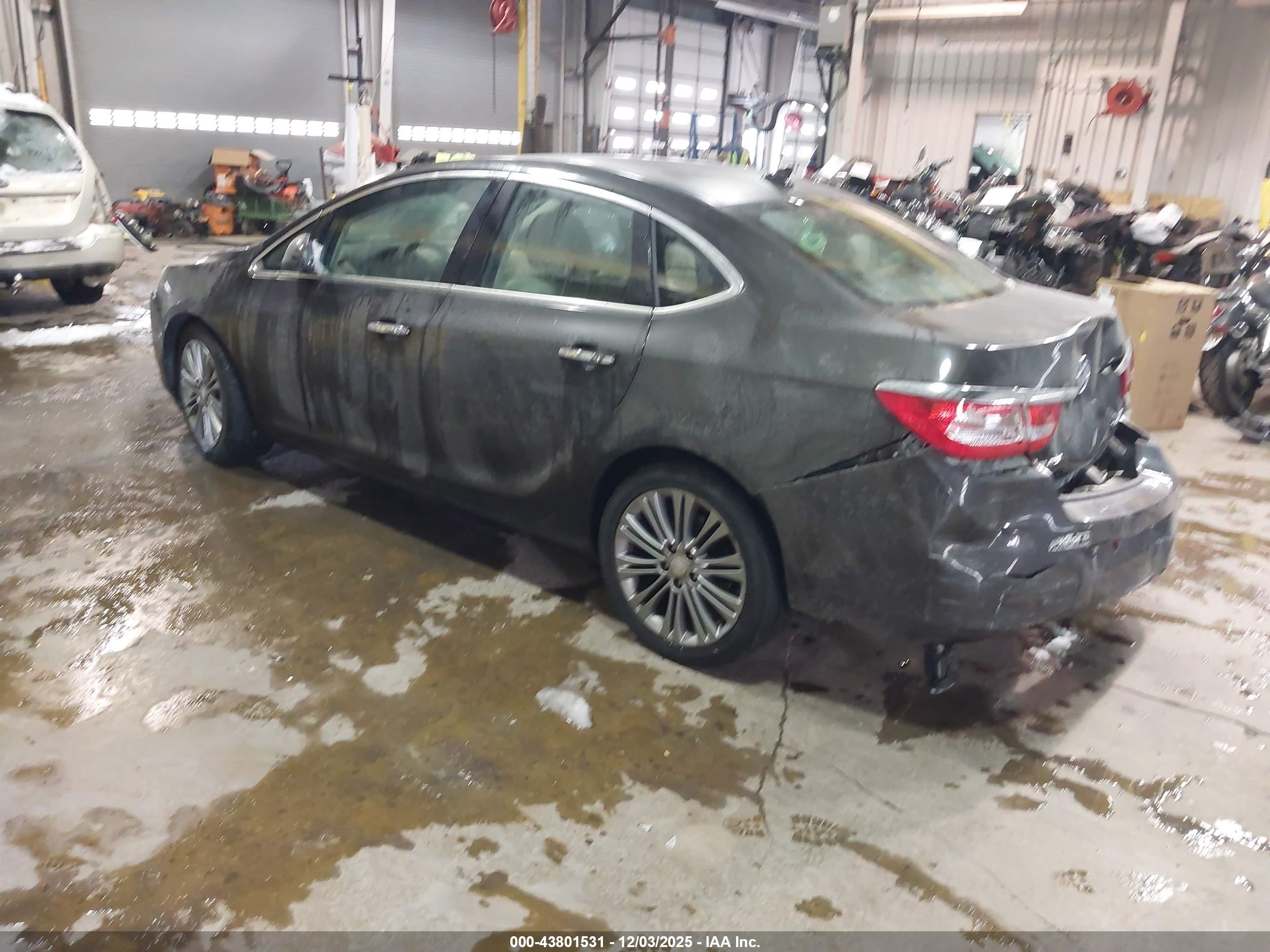 BUICK VERANO image 3
