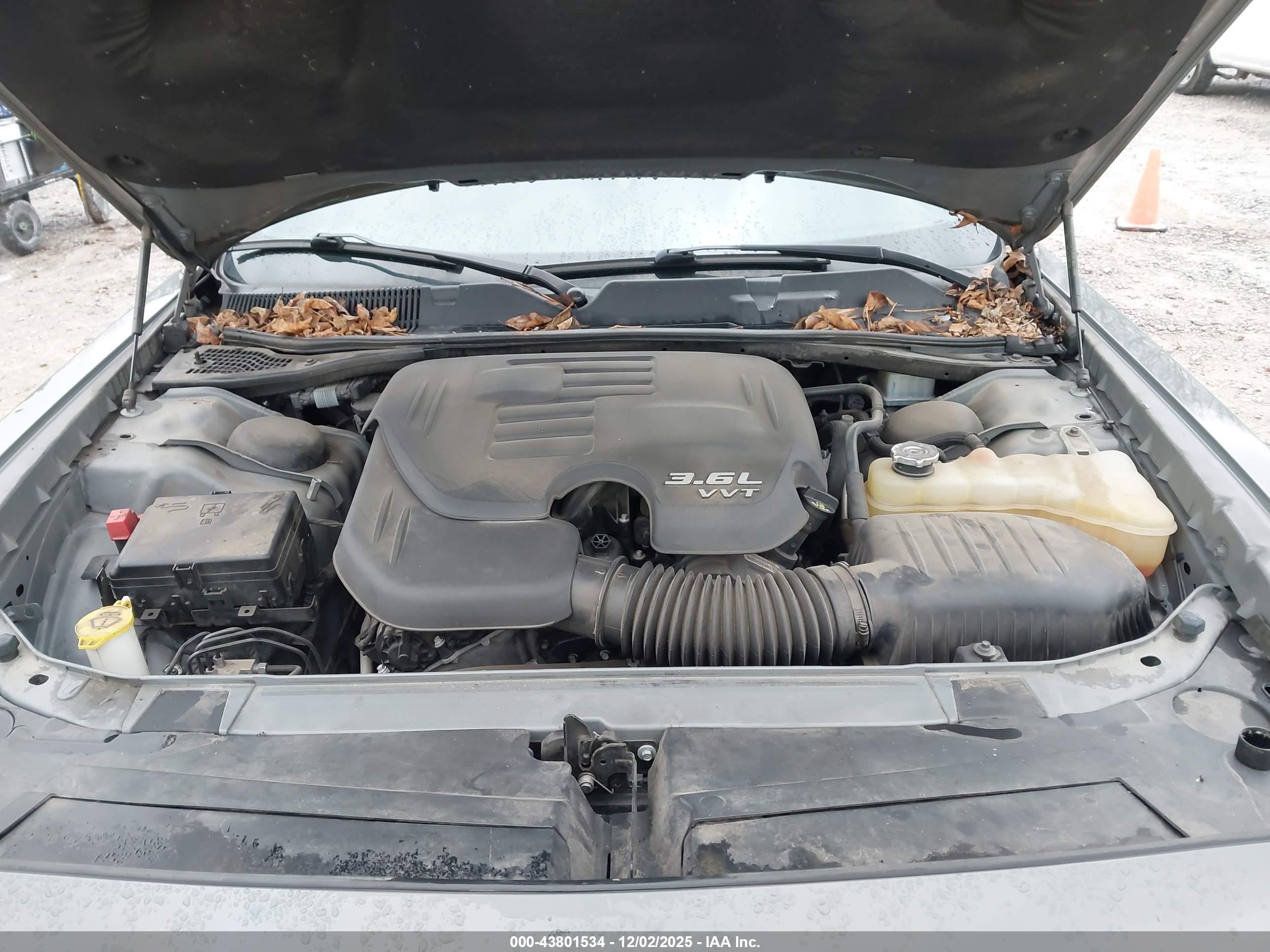 DODGE CHALLENGER image 10