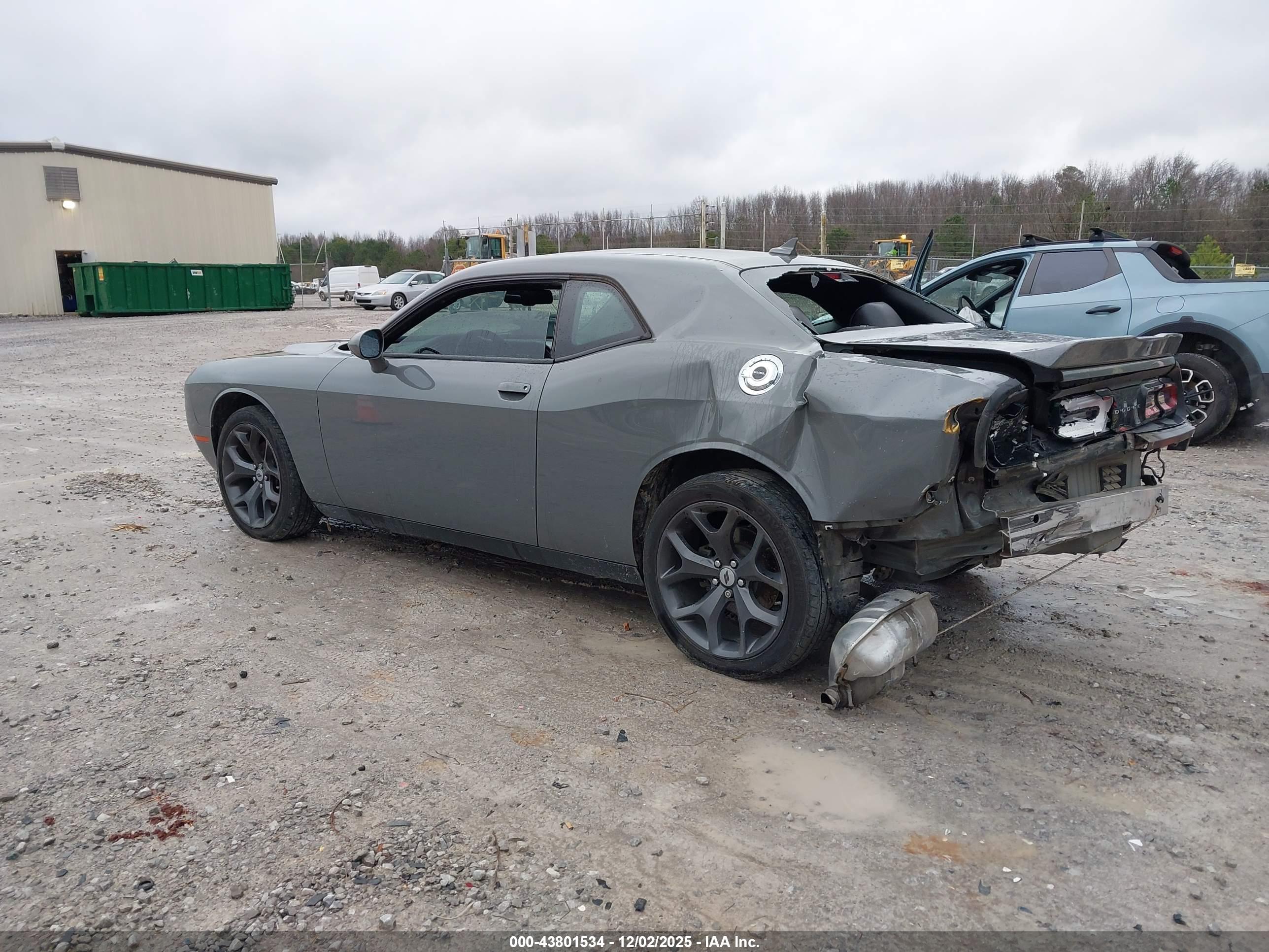 DODGE CHALLENGER image 3