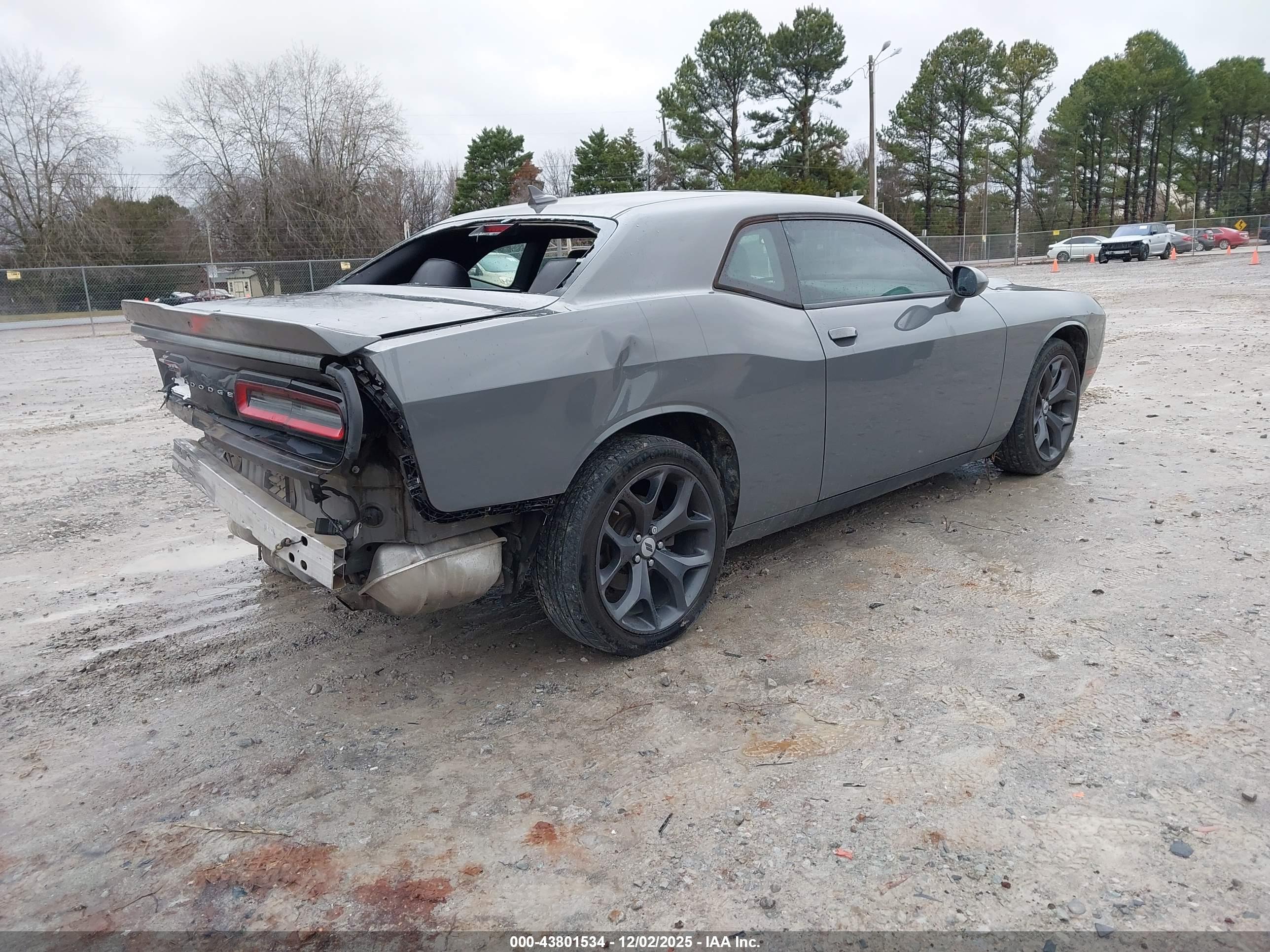 DODGE CHALLENGER image 4