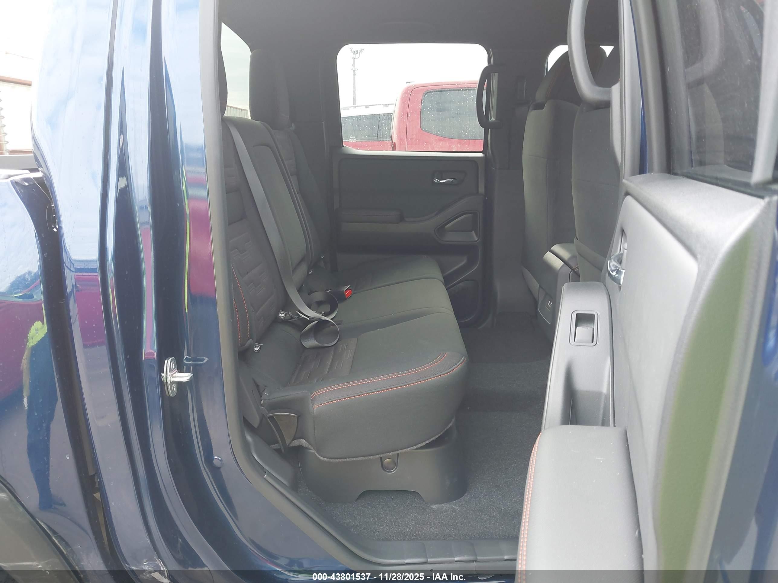 NISSAN FRONTIER image 8