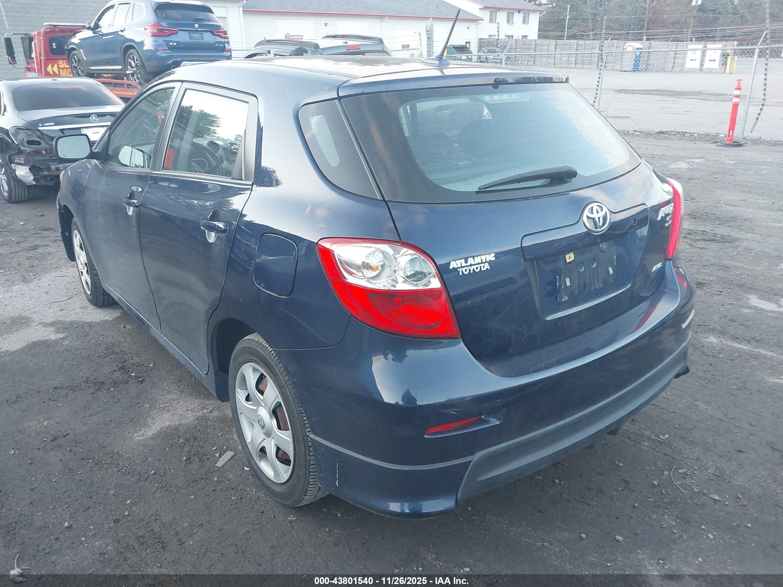 TOYOTA MATRIX image 3