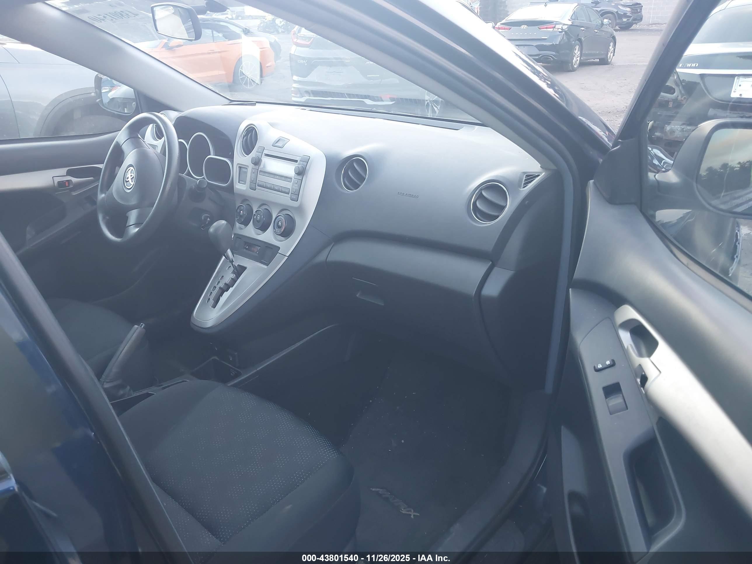TOYOTA MATRIX image 5