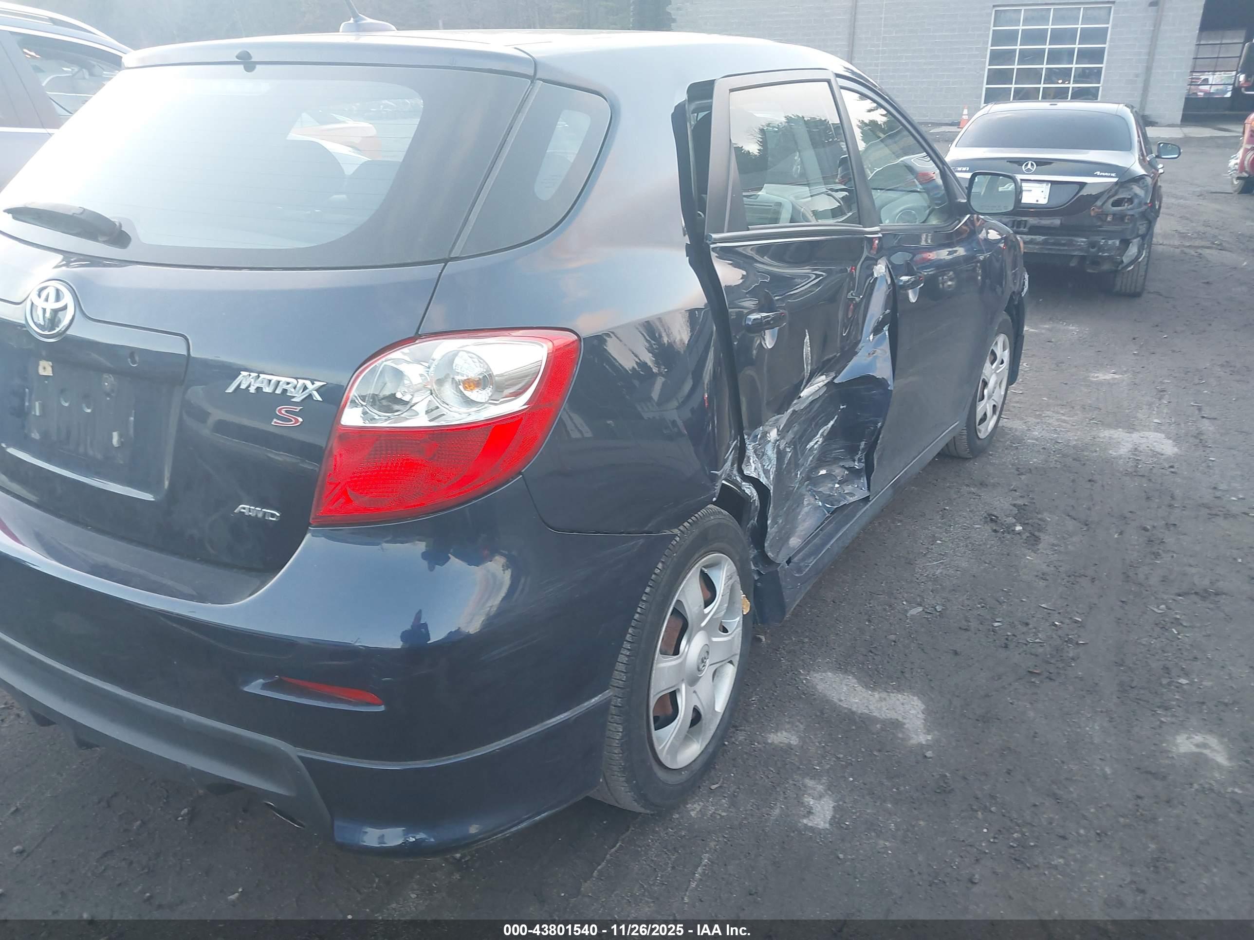 TOYOTA MATRIX image 6