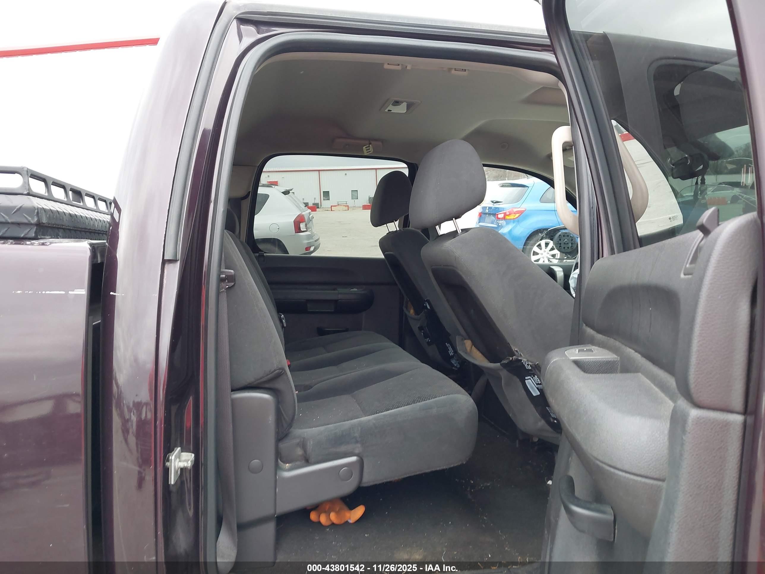 GMC SIERRA image 8