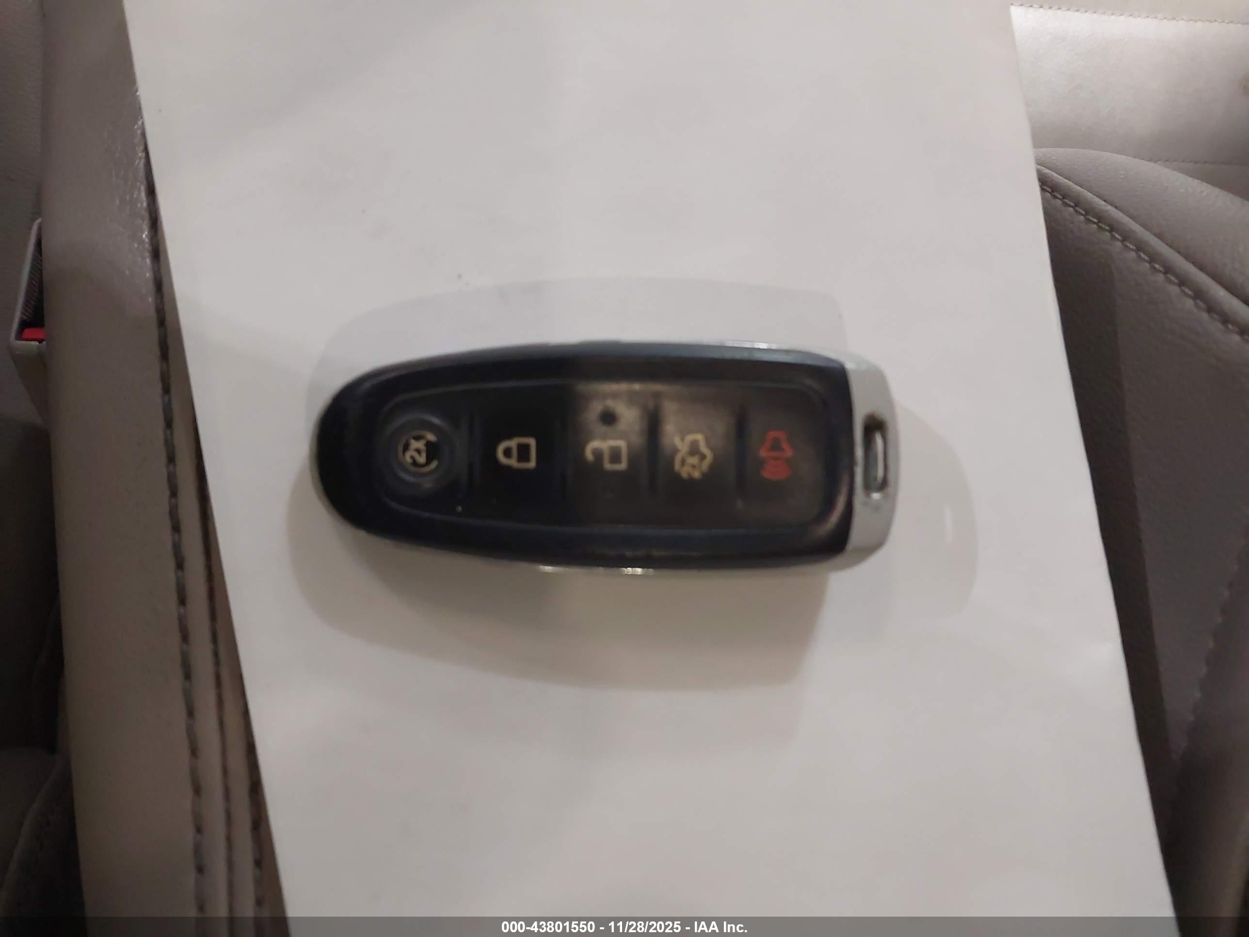 FORD ESCAPE image 11