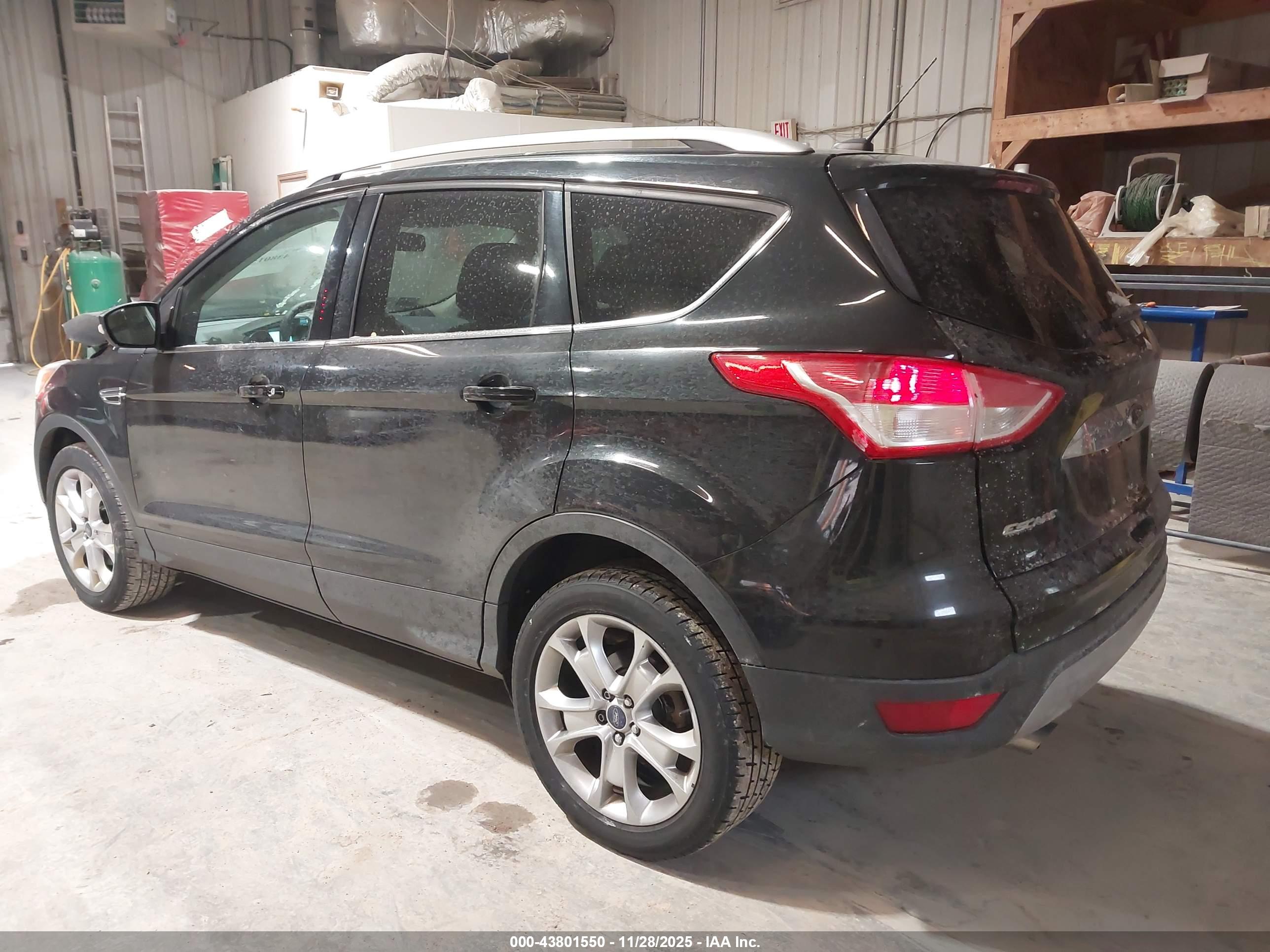 FORD ESCAPE image 3