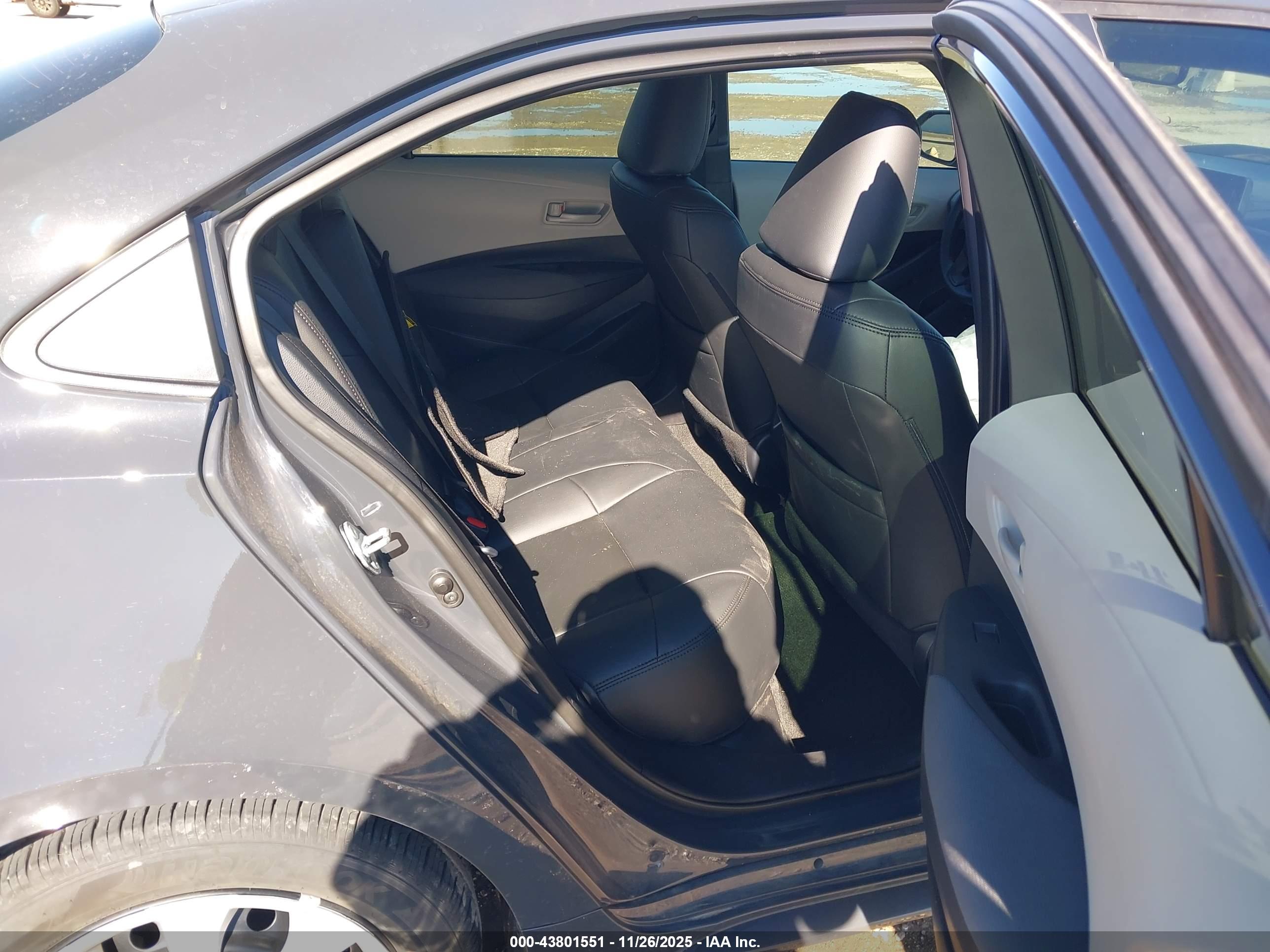 TOYOTA COROLLA image 8